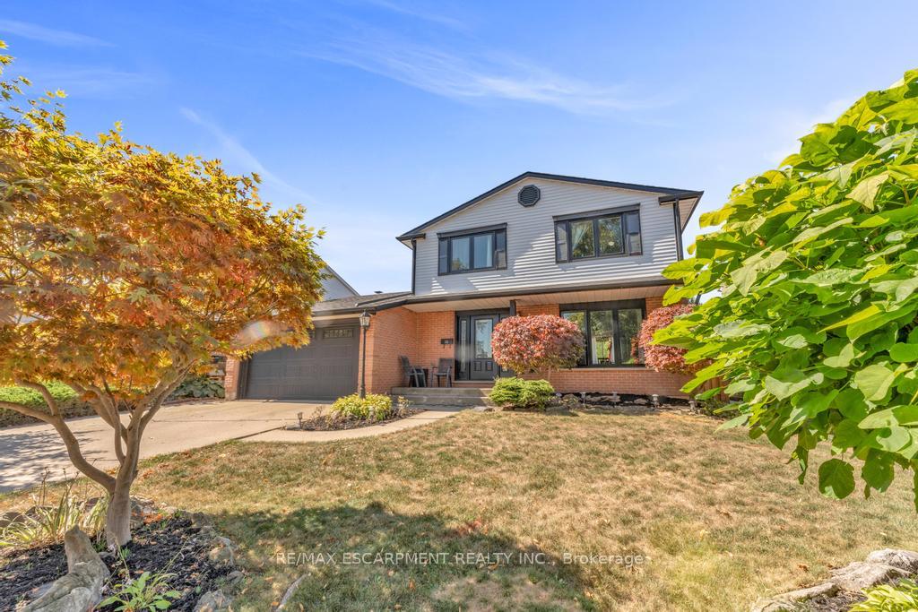 Photo 2 of 14 Greening Avenue, Hamilton, Stoney Creek — HOMEH