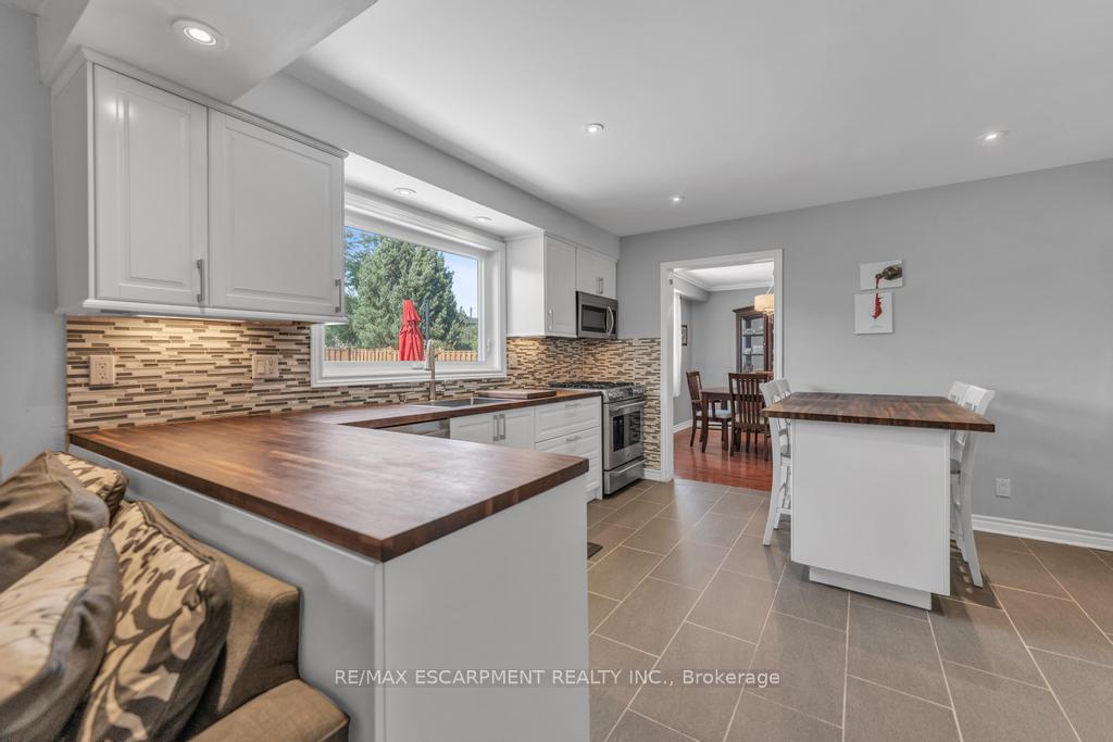 Photo 7 of 14 Greening Avenue, Hamilton, Stoney Creek — HOMEH