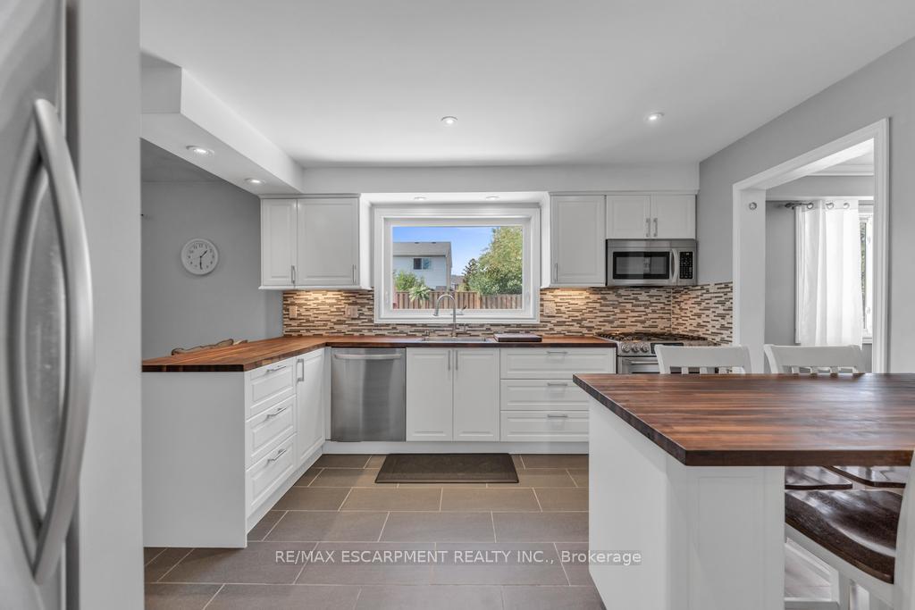 Photo 8 of 14 Greening Avenue, Hamilton, Stoney Creek — HOMEH
