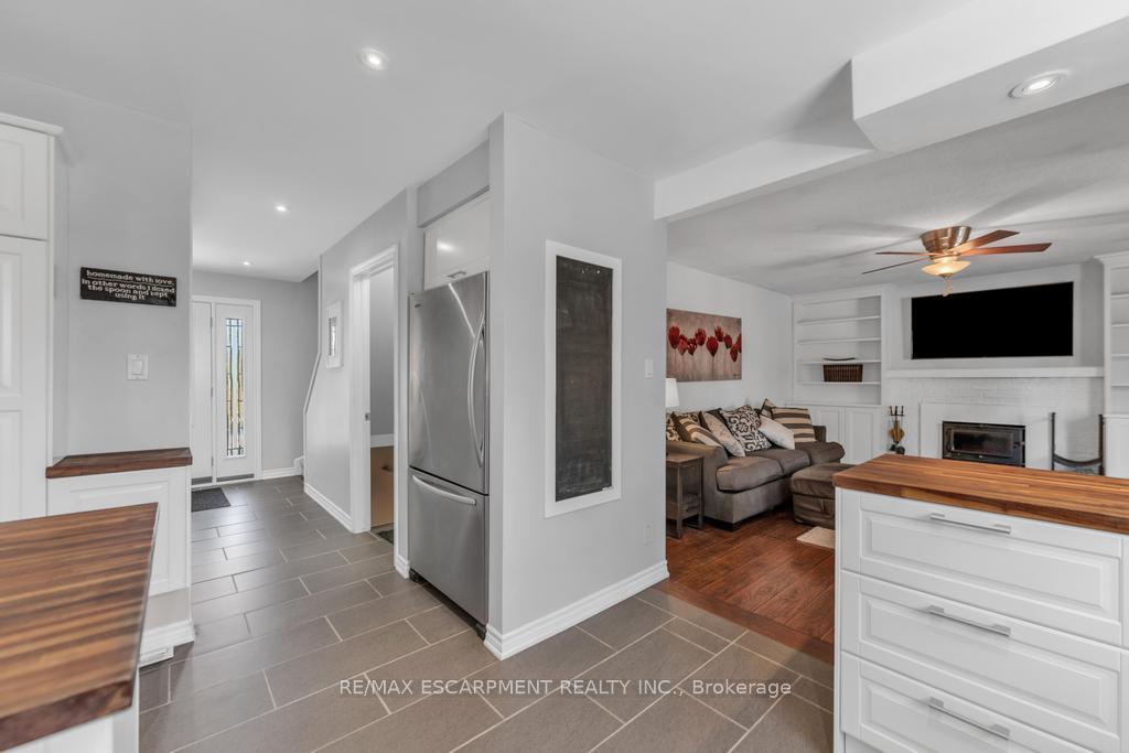 Photo 9 of 14 Greening Avenue, Hamilton, Stoney Creek — HOMEH