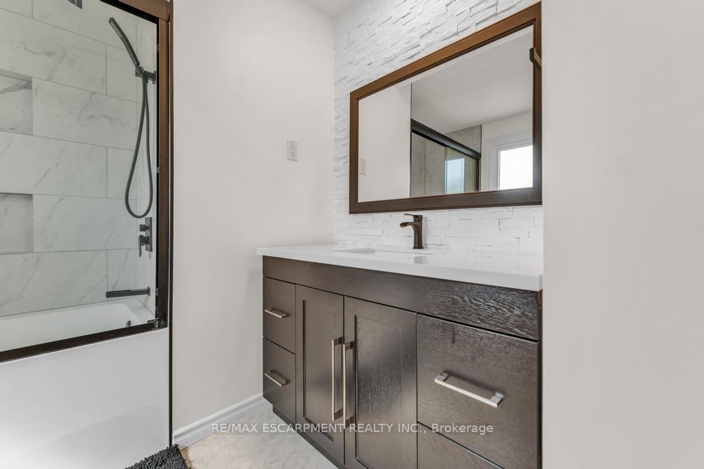 Photo 19 of 14 Greening Avenue, Hamilton, Stoney Creek — HOMEH