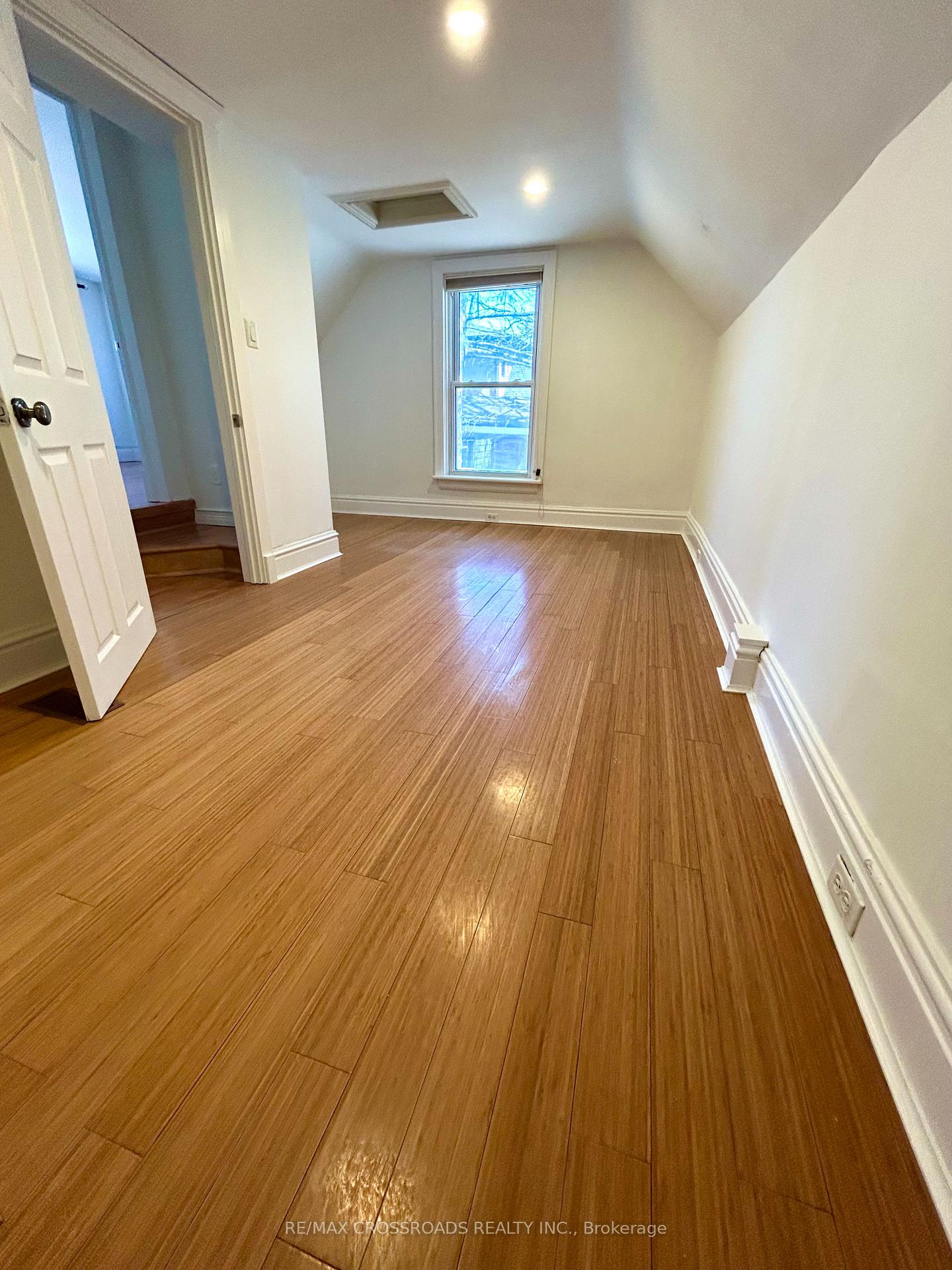 Photo 10 of 20 Ransom Street, Aurora, Aurora Village — HOMEH
