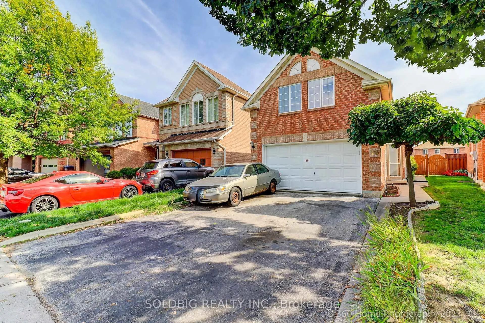 Photo 2 of 25 Trailridge Drive, Brampton, Brampton West — HOMEH