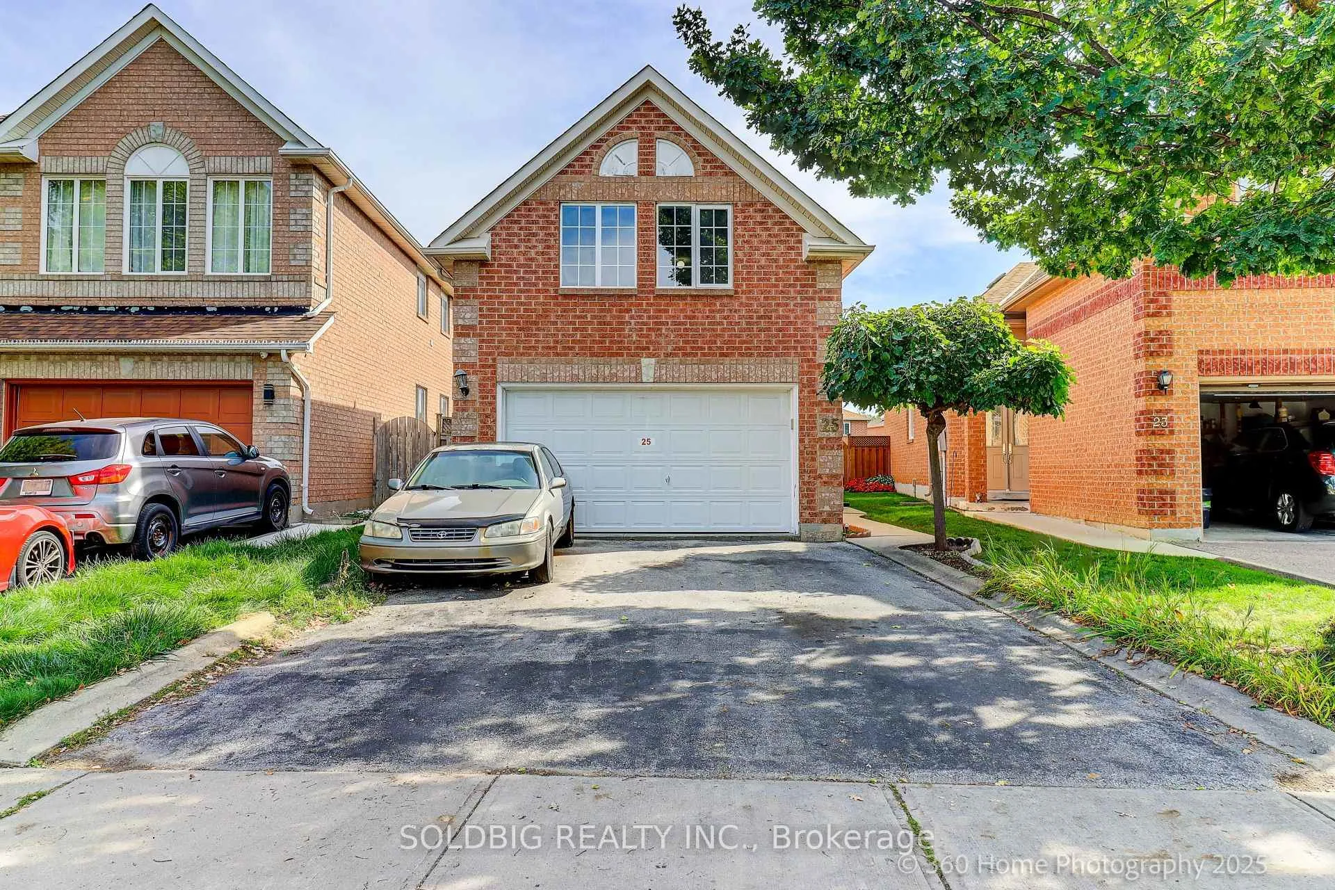 Photo 3 of 25 Trailridge Drive, Brampton, Brampton West — HOMEH
