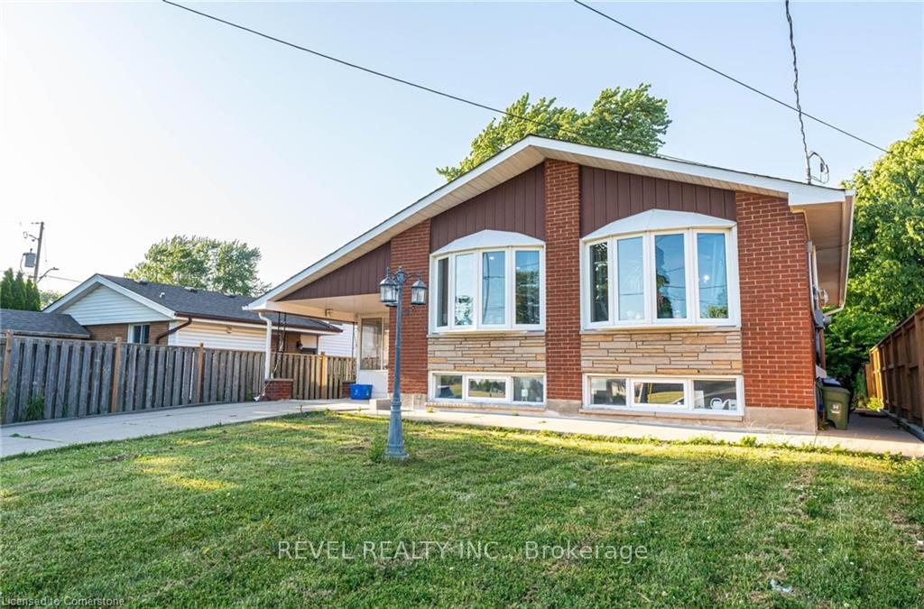 Photo 3 of 198 Berko Avenue, Hamilton, Lawfield — HOMEH