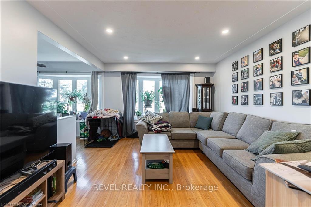 Photo 18 of 198 Berko Avenue, Hamilton, Lawfield — HOMEH
