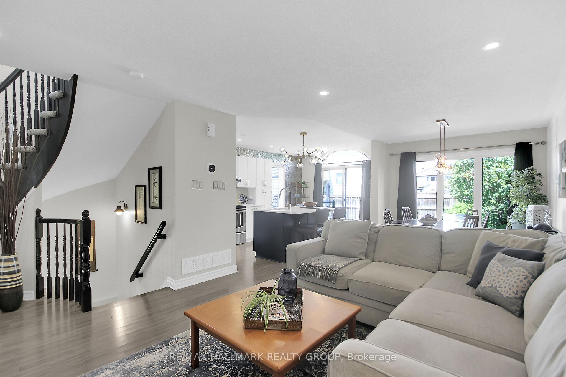 Photo 4 of 309 Balinroan Crescent, Ottawa, Barrhaven - Strandherd — HOMEH