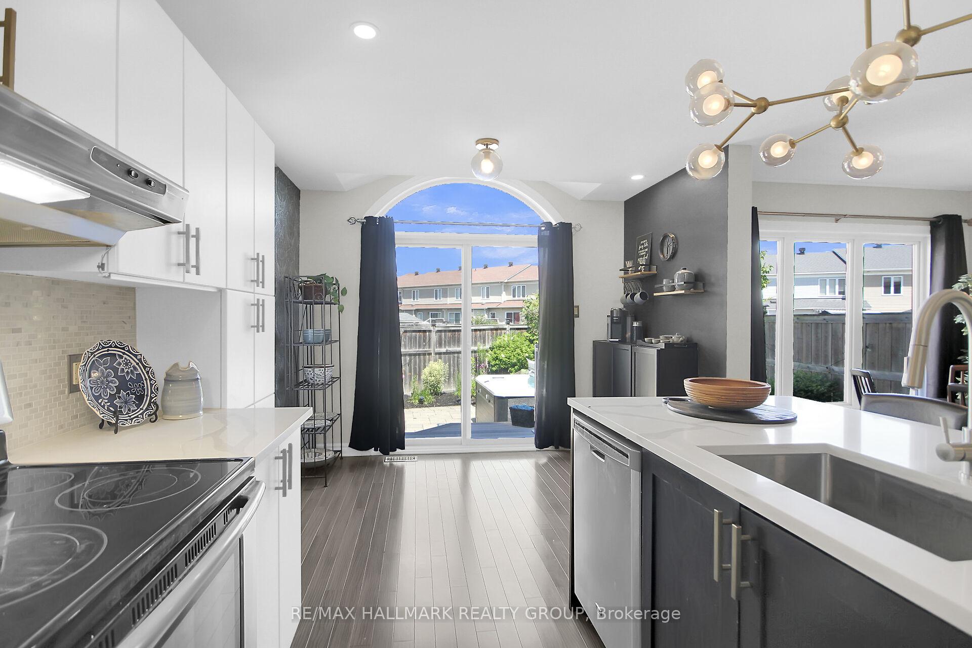 Photo 15 of 309 Balinroan Crescent, Ottawa, Barrhaven - Strandherd — HOMEH