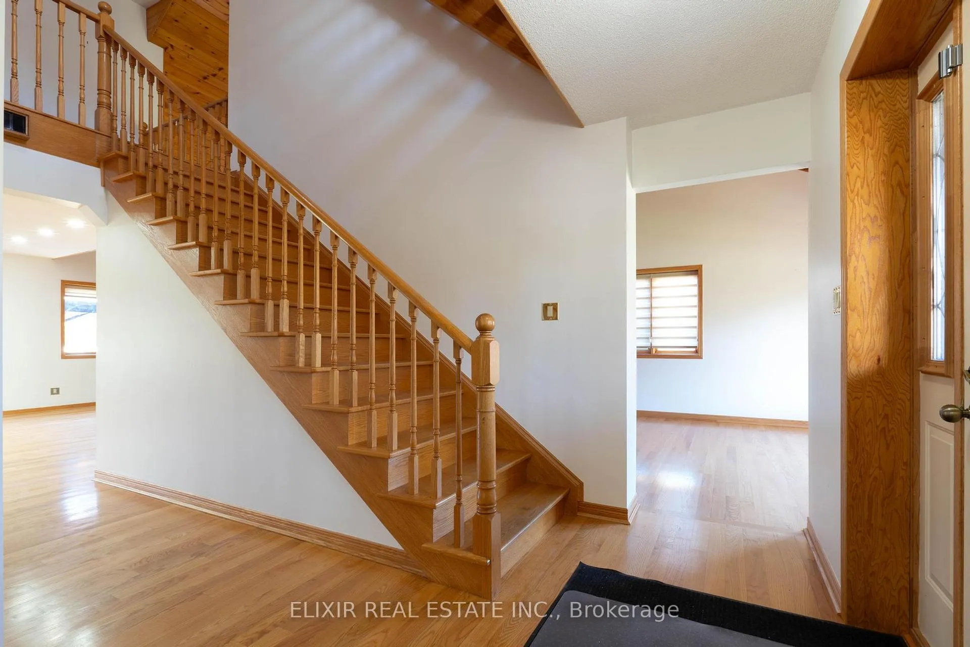 Photo 5 of 34 Brawton Drive, Caledon, Palgrave — HOMEH