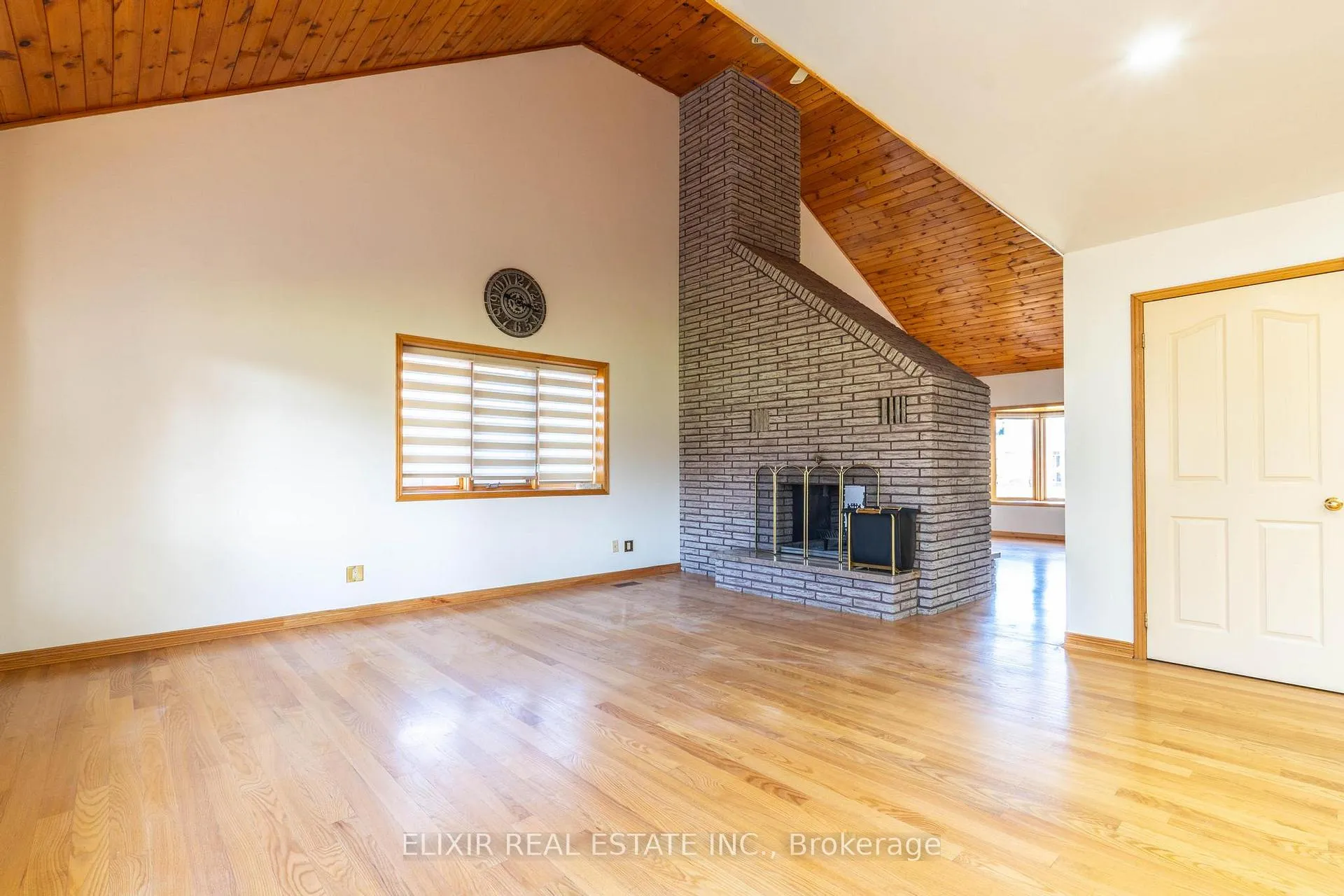Photo 10 of 34 Brawton Drive, Caledon, Palgrave — HOMEH