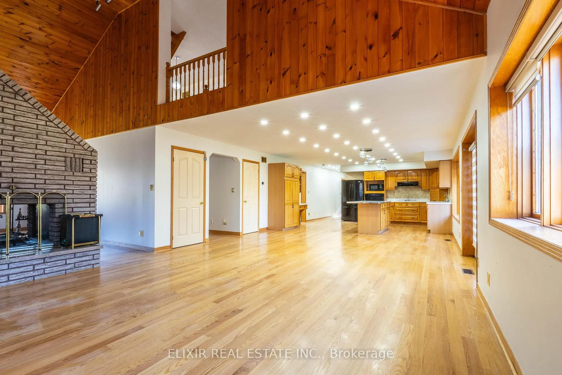 Photo 12 of 34 Brawton Drive, Caledon, Palgrave — HOMEH