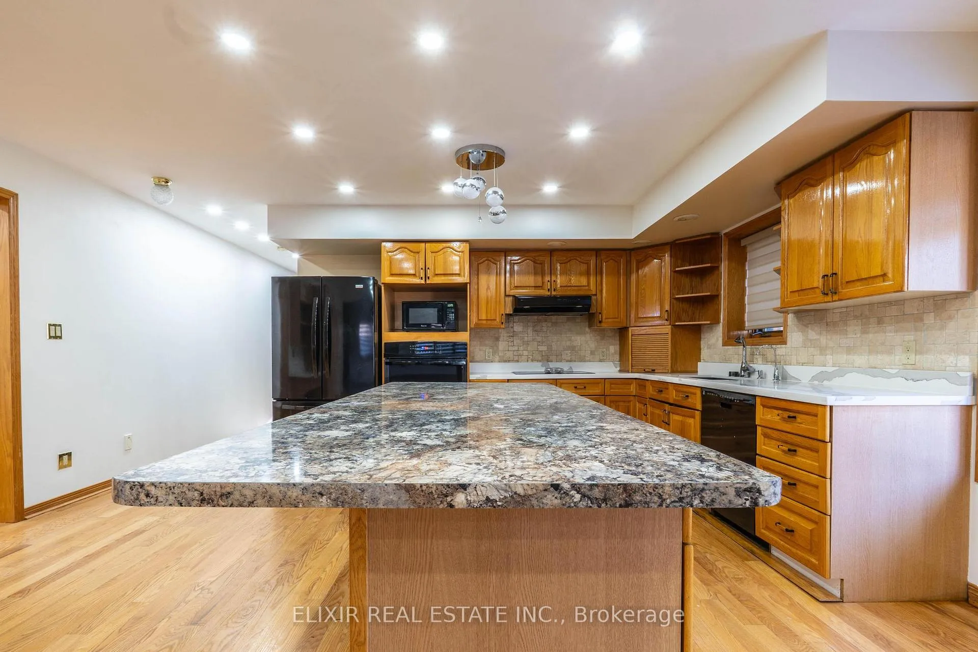 Photo 15 of 34 Brawton Drive, Caledon, Palgrave — HOMEH