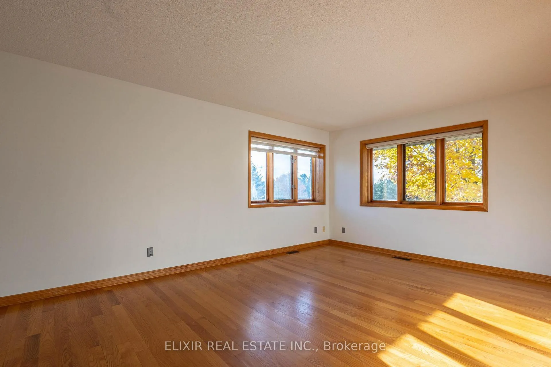 Photo 24 of 34 Brawton Drive, Caledon, Palgrave — HOMEH