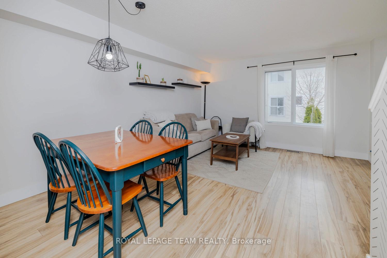 Photo 14 of 78 Manhattan Crescent, Ottawa, Central Park — HOMEH