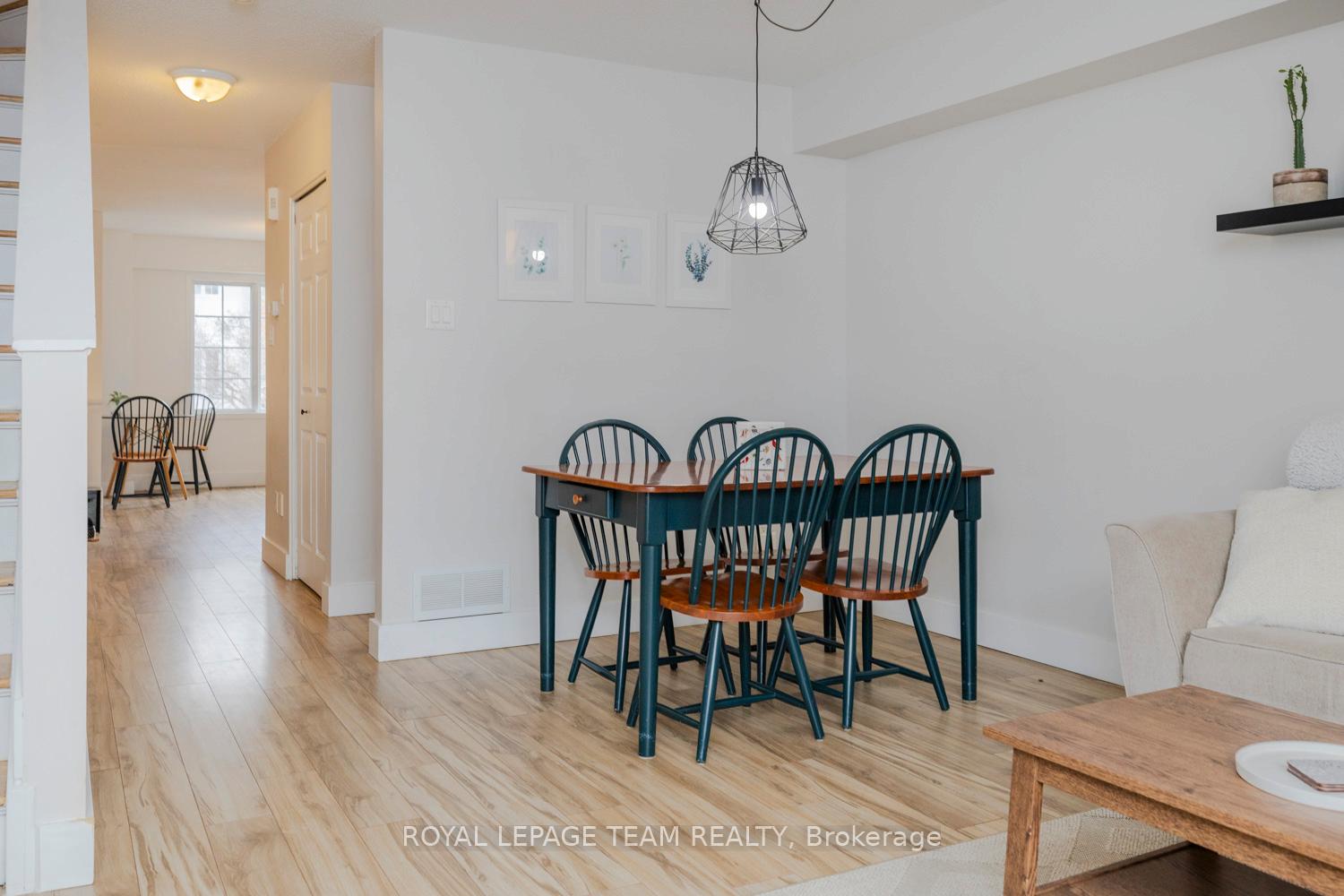 Photo 18 of 78 Manhattan Crescent, Ottawa, Central Park — HOMEH
