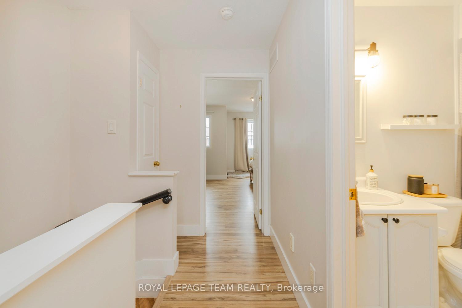 Photo 22 of 78 Manhattan Crescent, Ottawa, Central Park — HOMEH