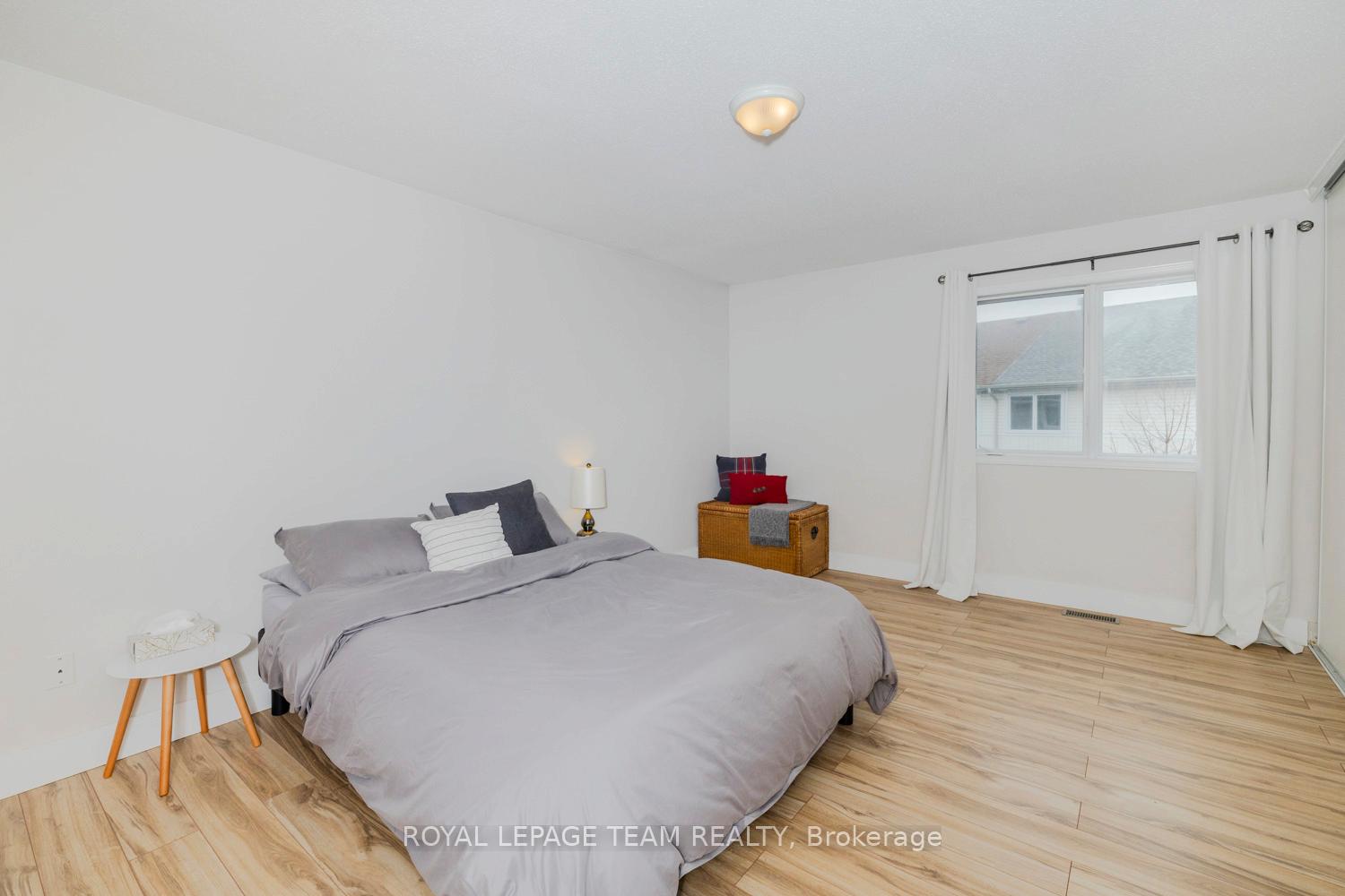 Photo 27 of 78 Manhattan Crescent, Ottawa, Central Park — HOMEH