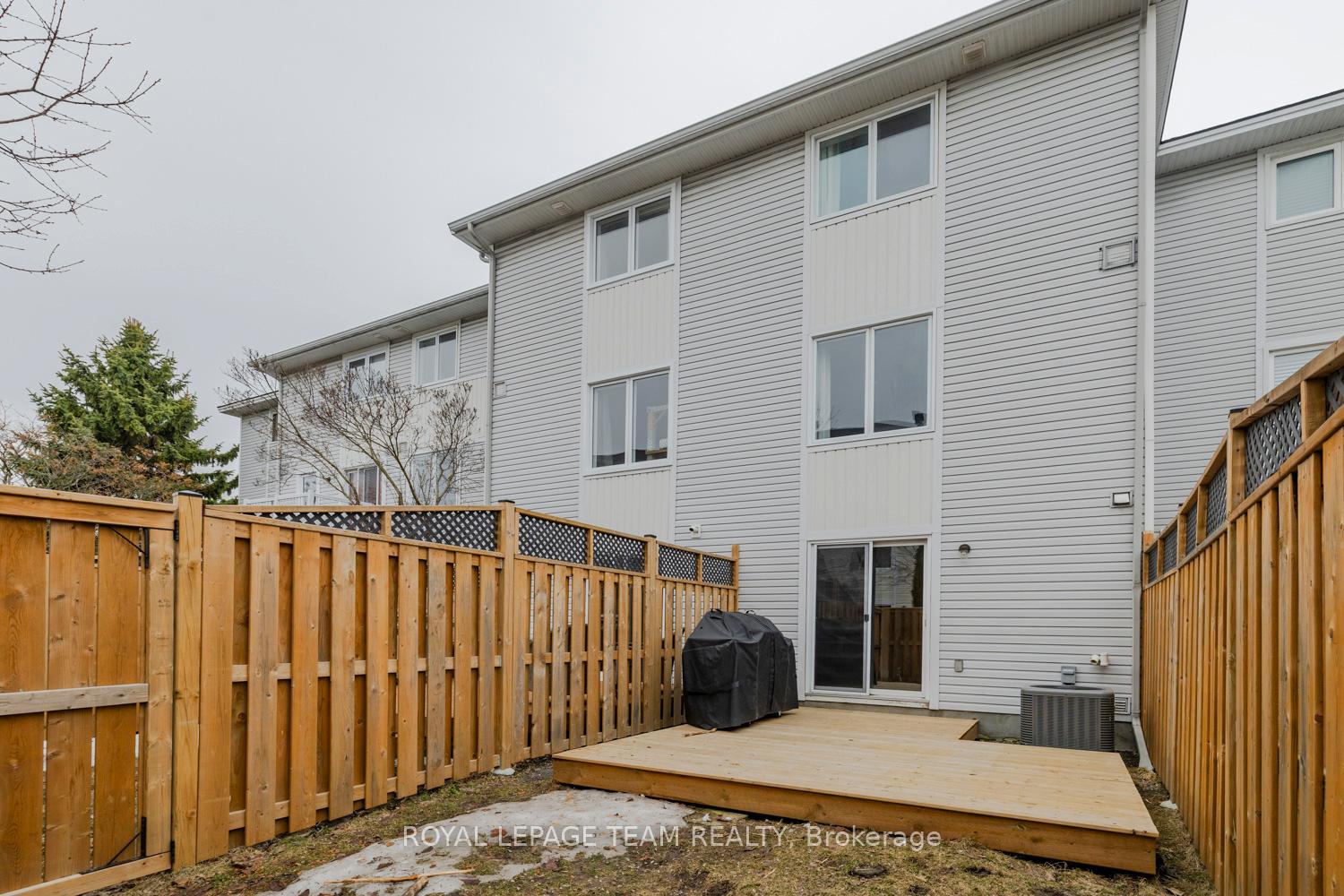 Photo 38 of 78 Manhattan Crescent, Ottawa, Central Park — HOMEH