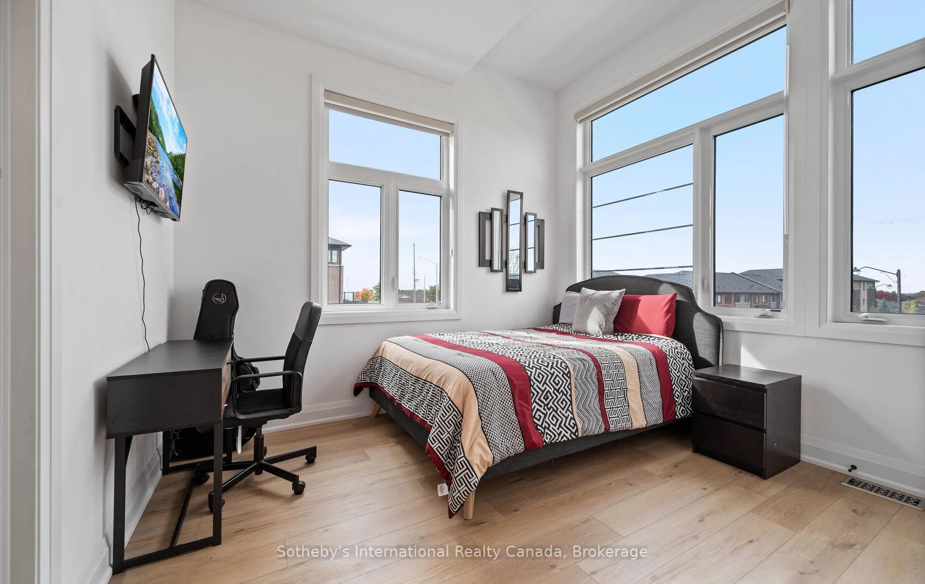 Photo 32 of 131 Daugaard Avenue, Brant, Paris — HOMEH