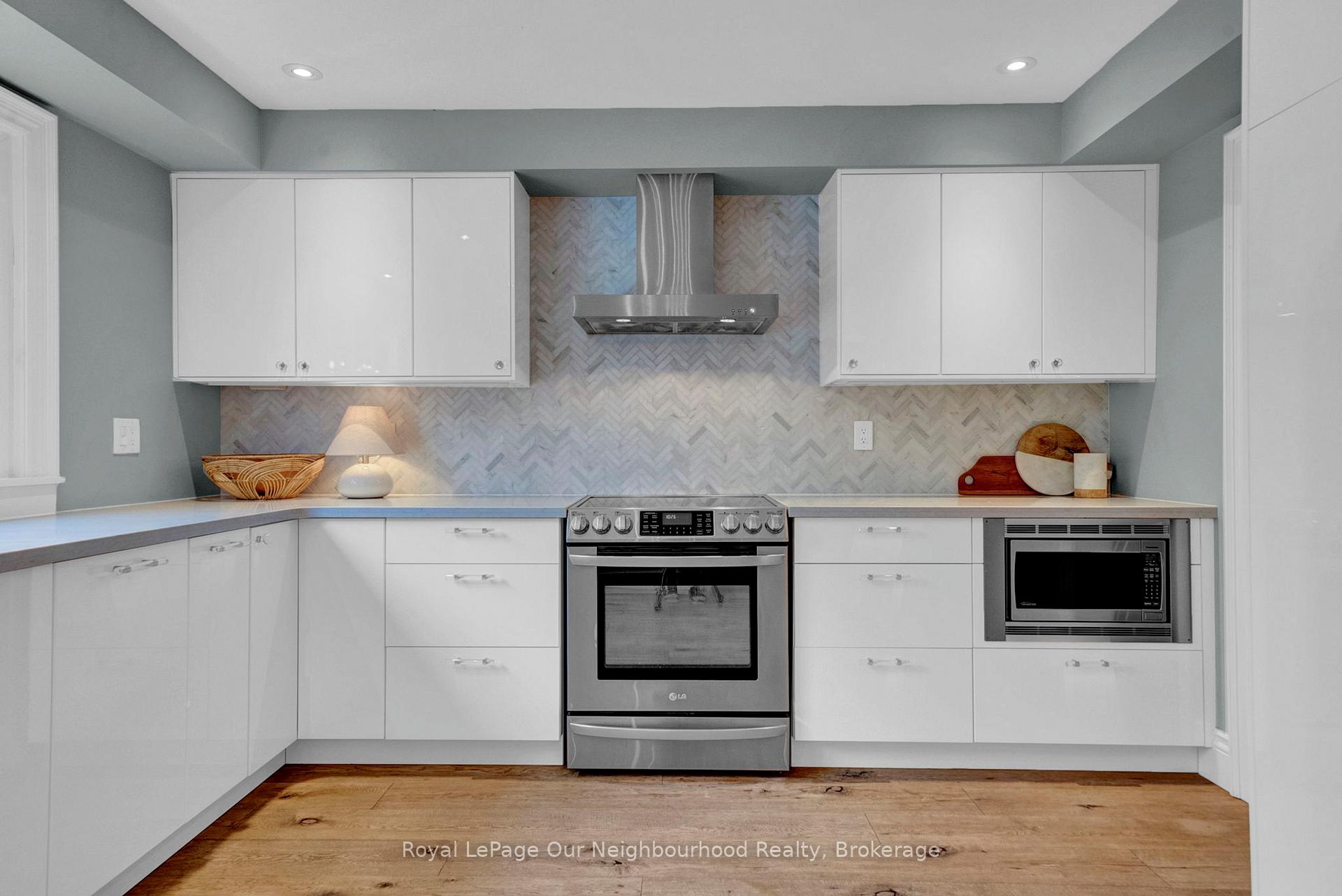 Photo 9 of 106 Hoile Drive N, Ajax, South East — HOMEH