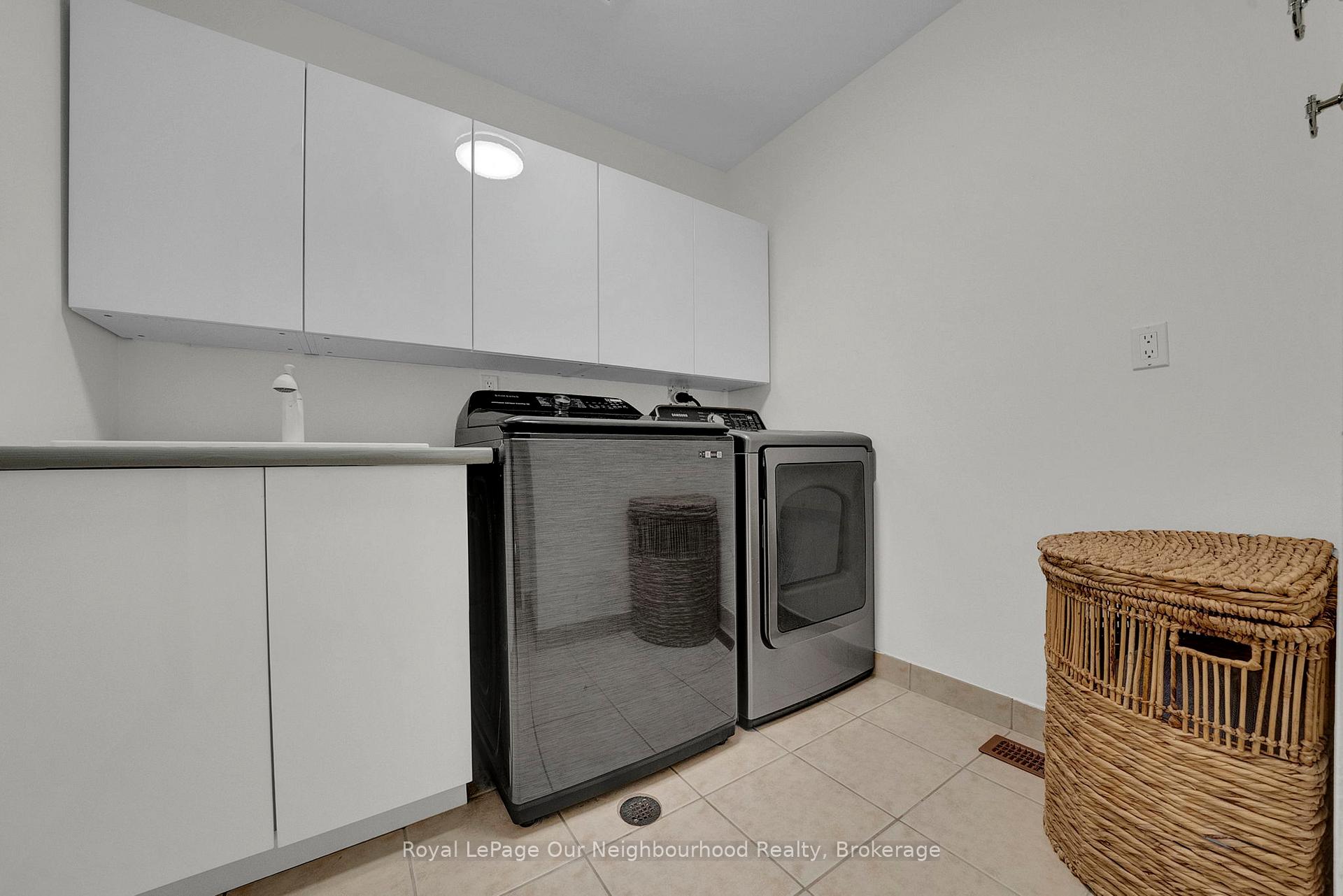 Photo 35 of 106 Hoile Drive N, Ajax, South East — HOMEH