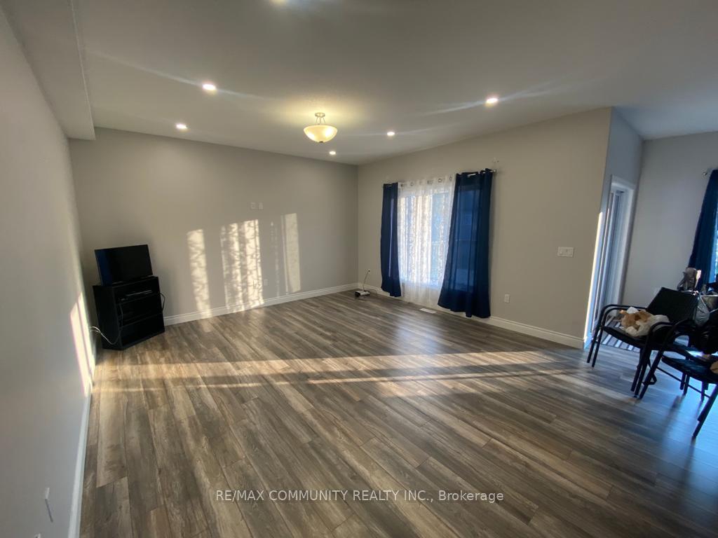 Photo 6 of 30 Cypress Drive, Belleville, Thurlow Ward — HOMEH