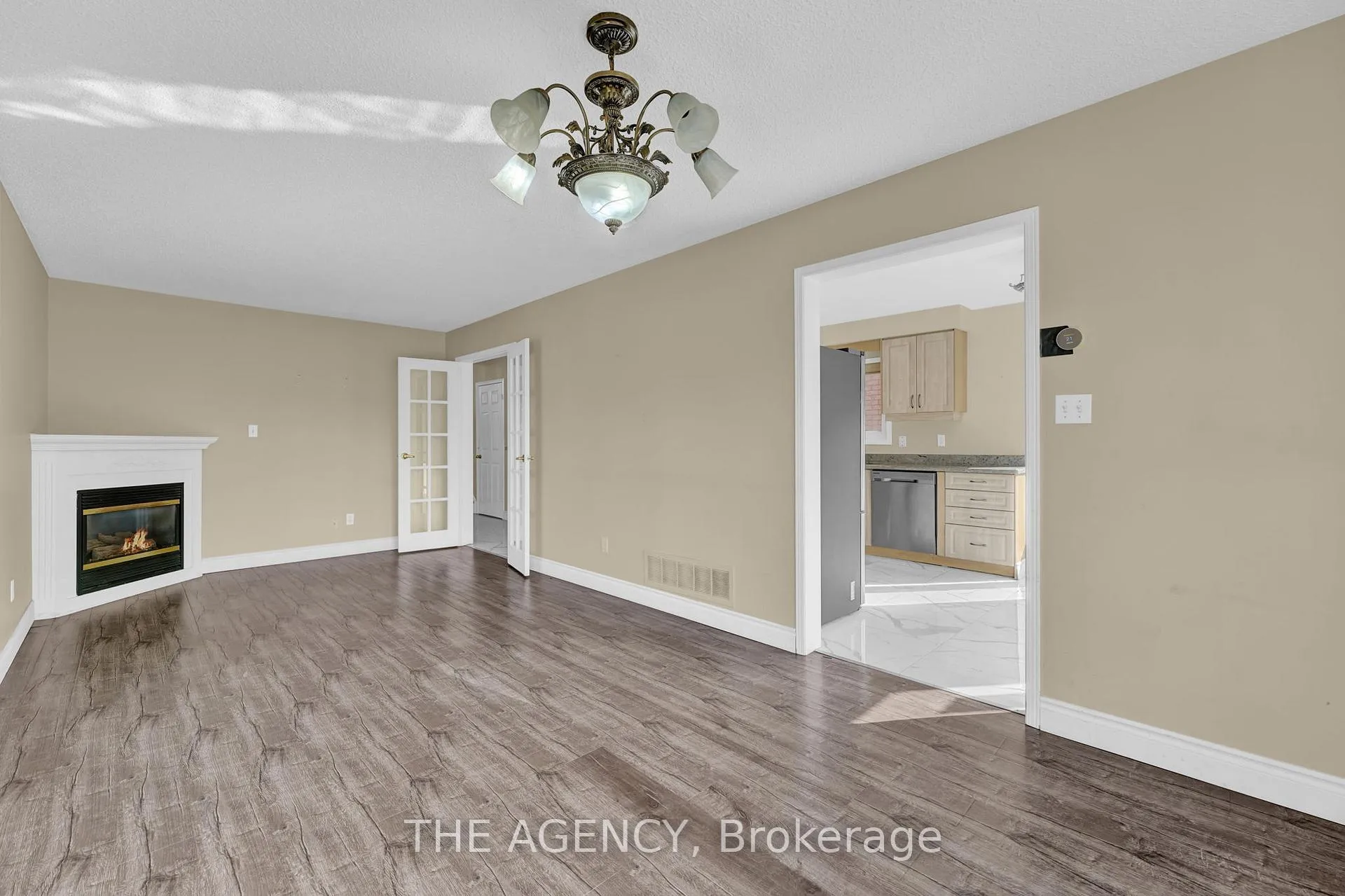 Photo 7 of 48 Zachary Drive, Brampton, Snelgrove — HOMEH