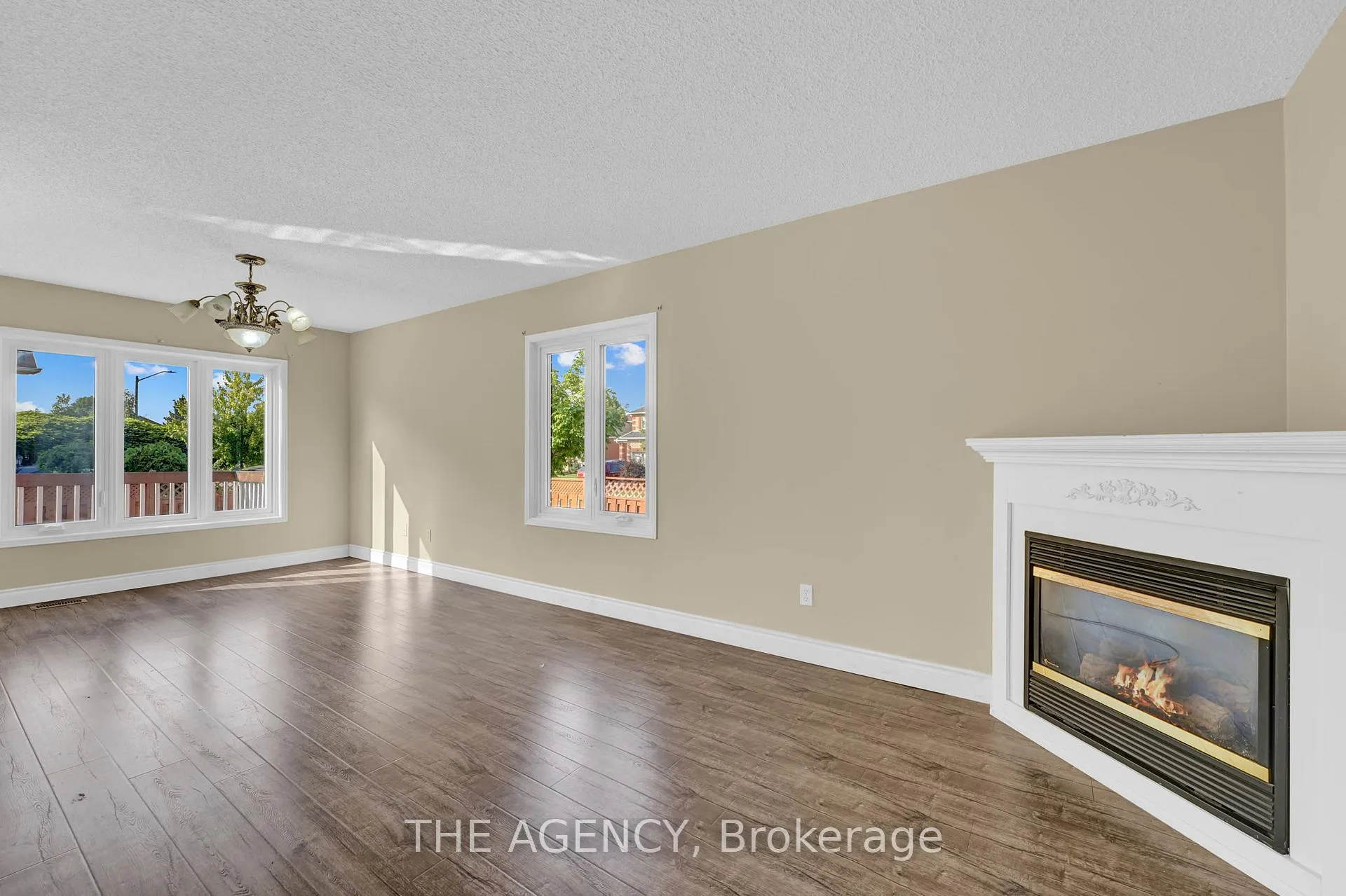 Photo 8 of 48 Zachary Drive, Brampton, Snelgrove — HOMEH