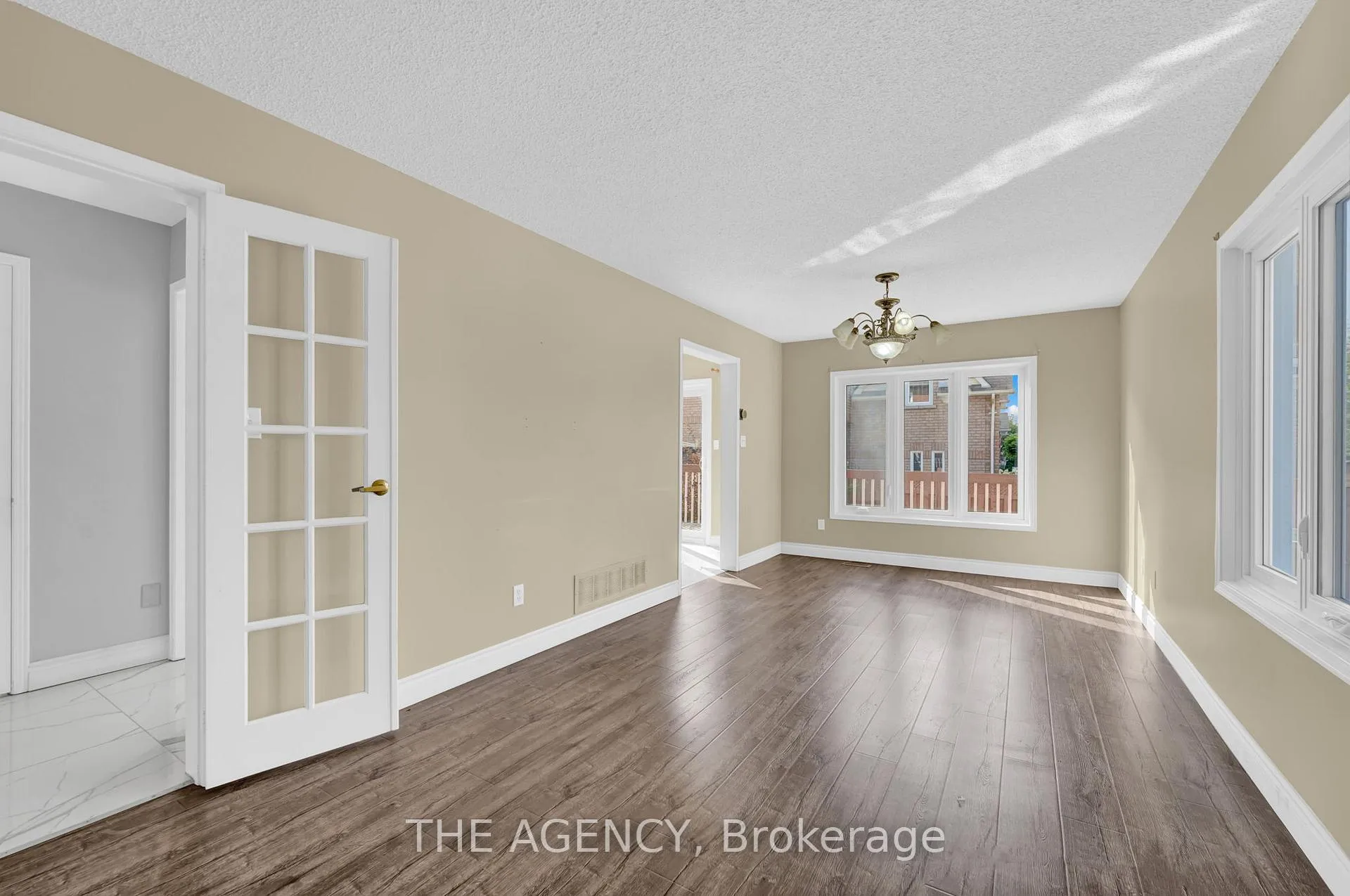 Photo 9 of 48 Zachary Drive, Brampton, Snelgrove — HOMEH