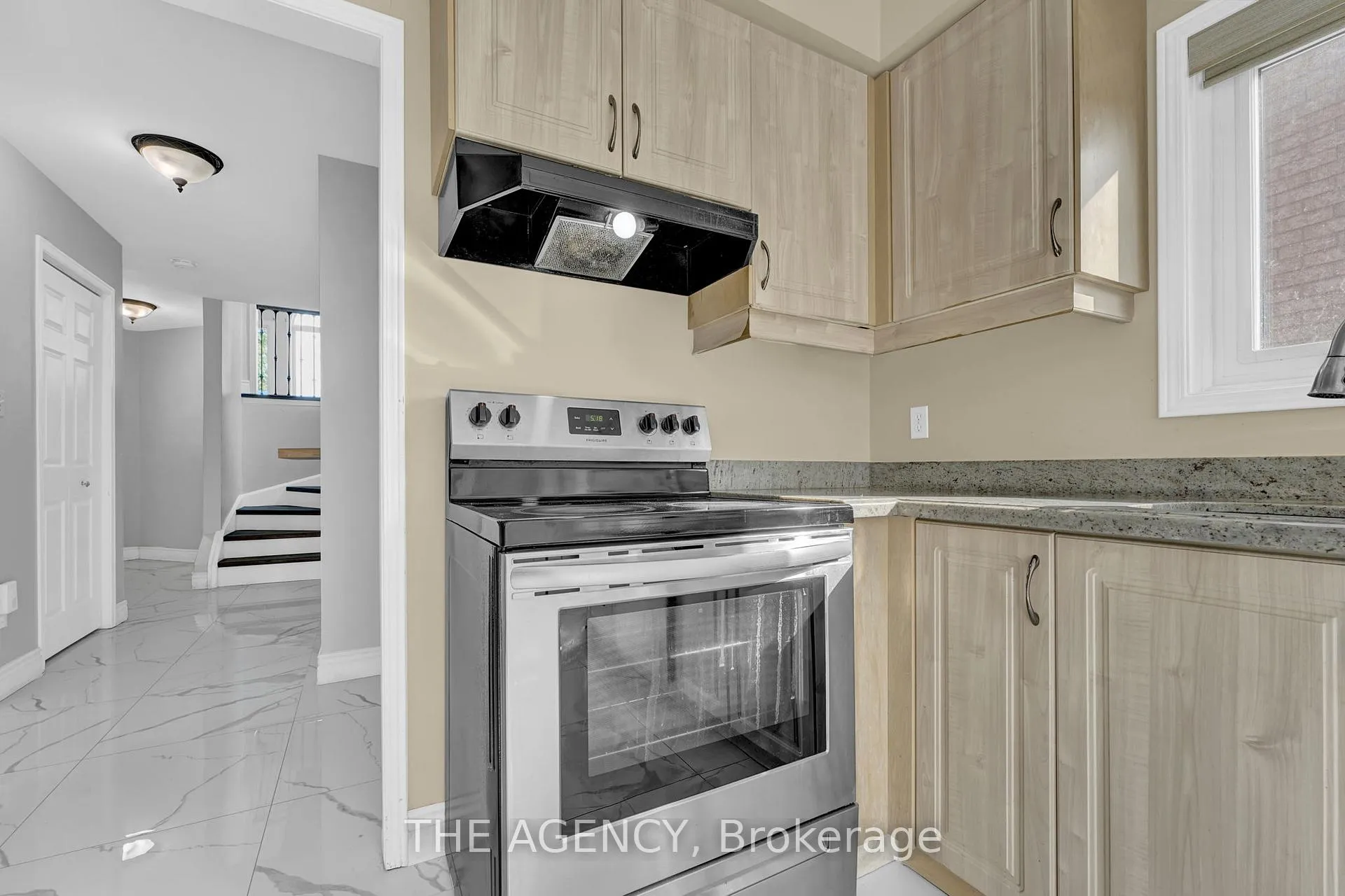 Photo 14 of 48 Zachary Drive, Brampton, Snelgrove — HOMEH