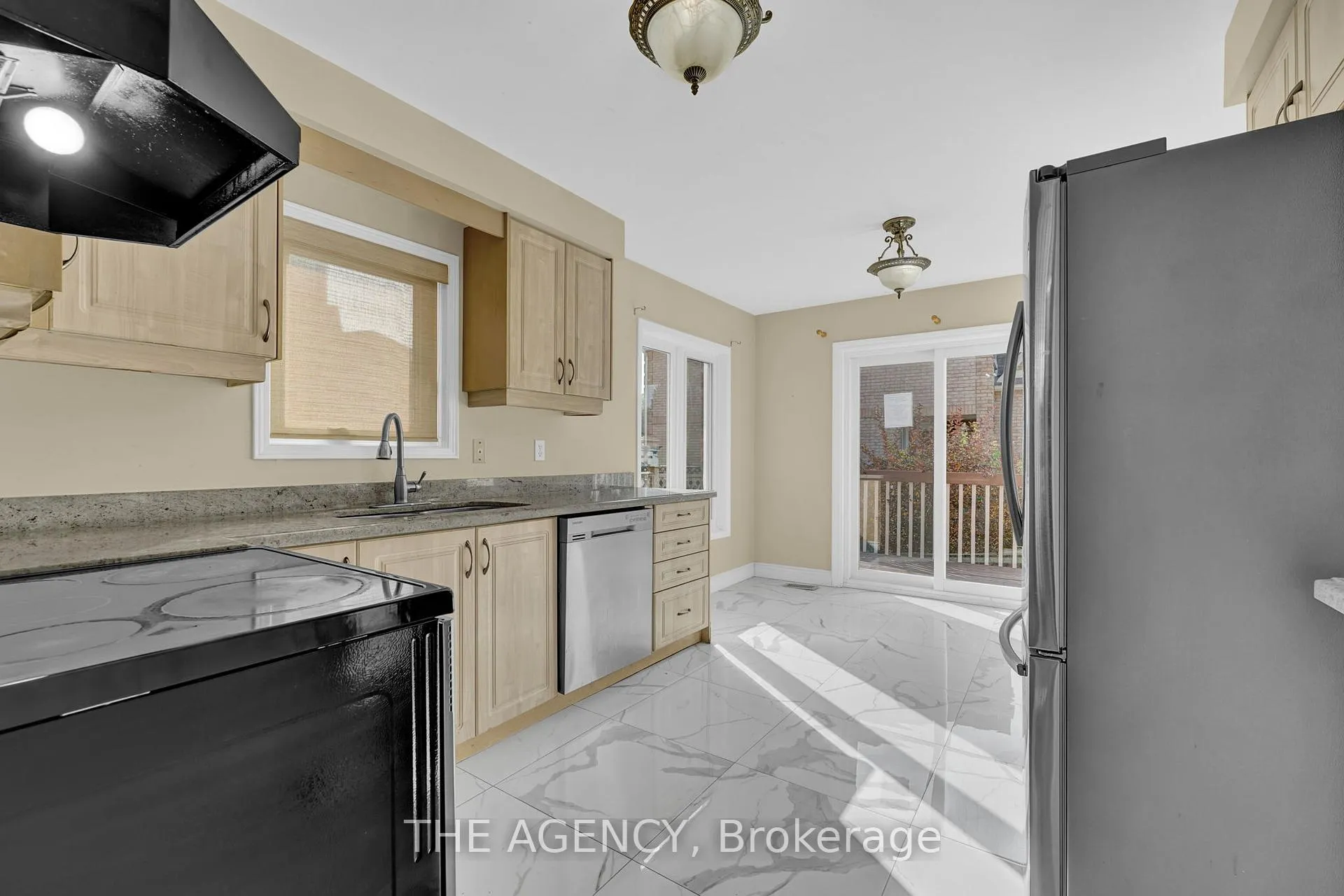 Photo 15 of 48 Zachary Drive, Brampton, Snelgrove — HOMEH