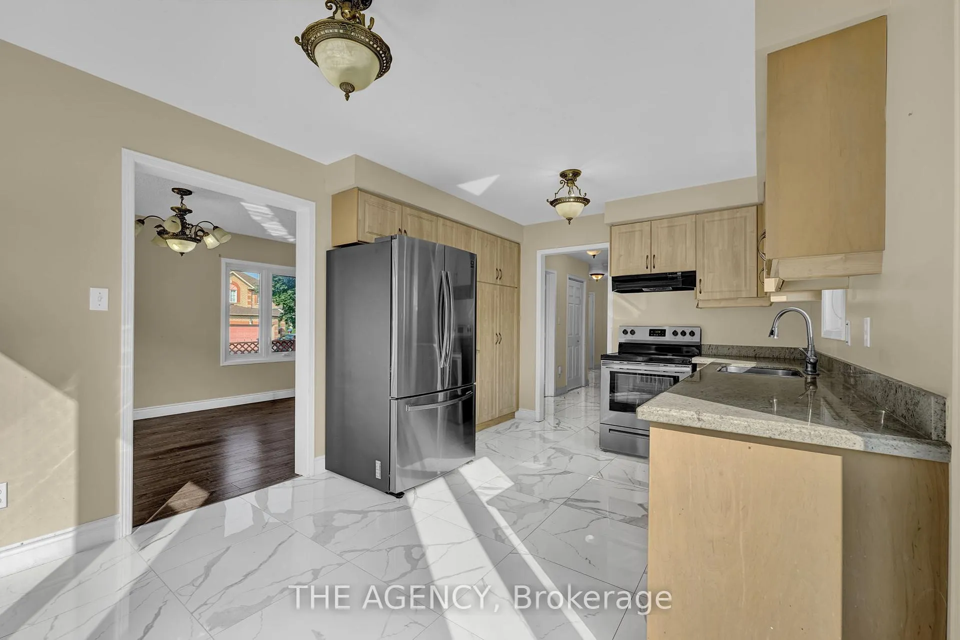 Photo 16 of 48 Zachary Drive, Brampton, Snelgrove — HOMEH