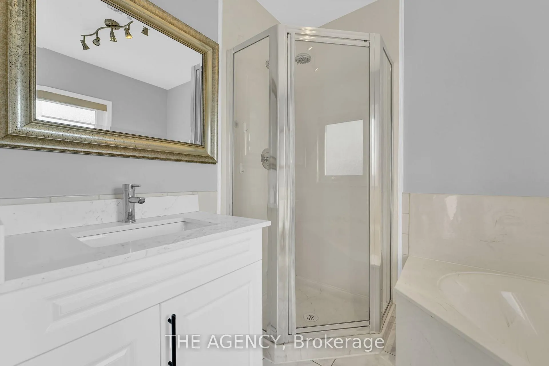 Photo 28 of 48 Zachary Drive, Brampton, Snelgrove — HOMEH