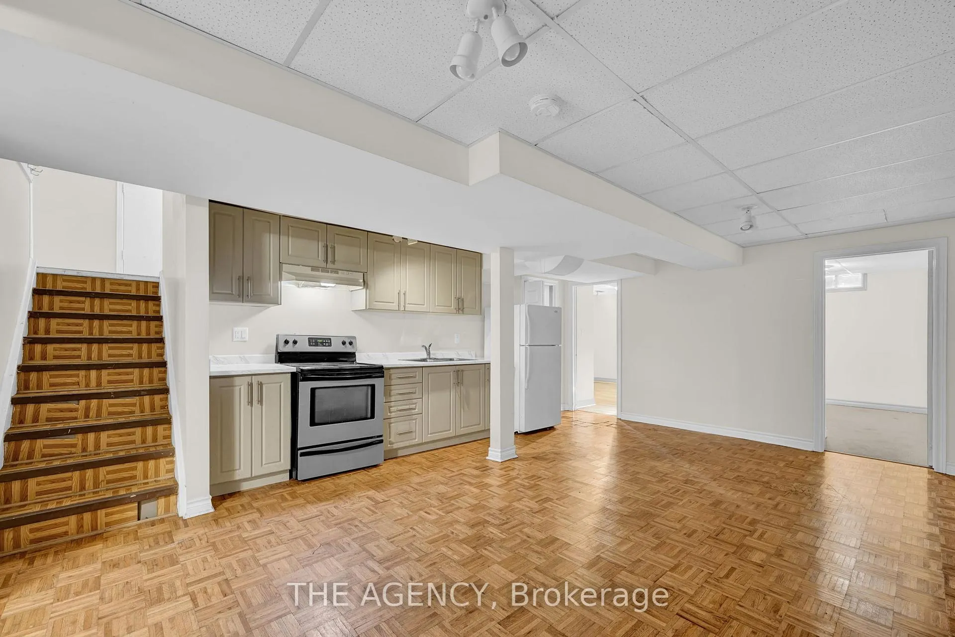 Photo 34 of 48 Zachary Drive, Brampton, Snelgrove — HOMEH