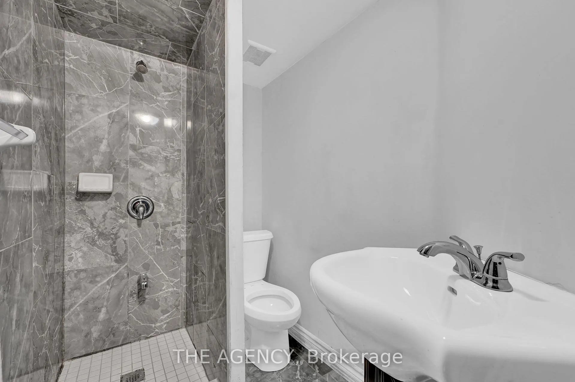 Photo 35 of 48 Zachary Drive, Brampton, Snelgrove — HOMEH