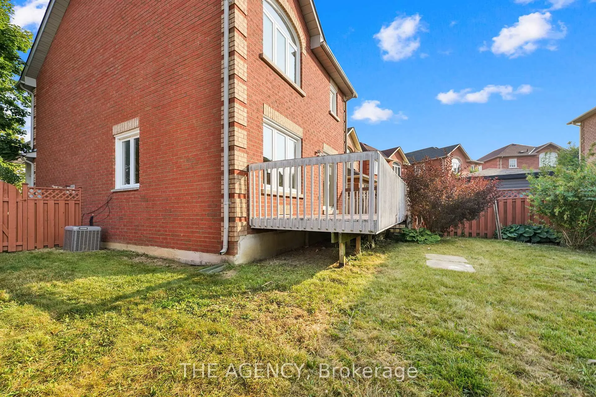 Photo 37 of 48 Zachary Drive, Brampton, Snelgrove — HOMEH