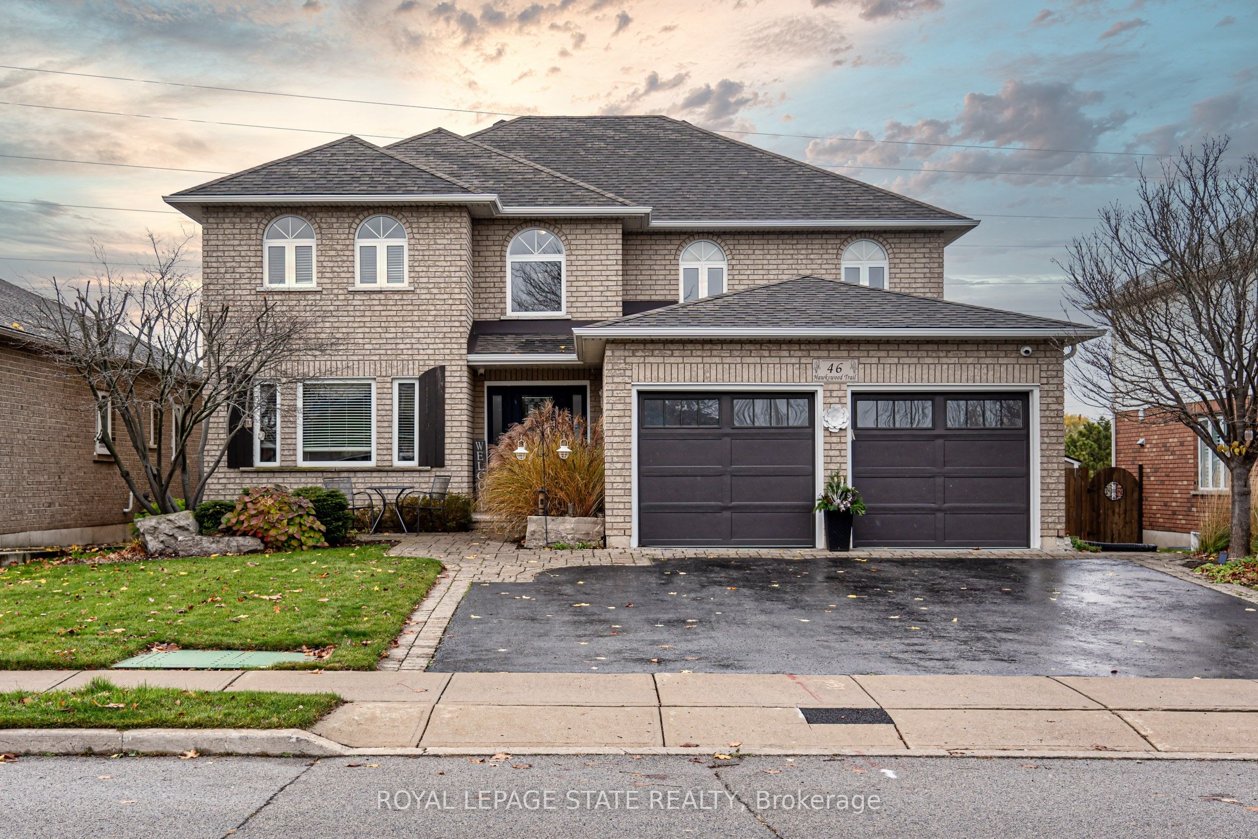 Photo 2 of 46 Hawkswood Trail, Hamilton, Carpenter — HOMEH