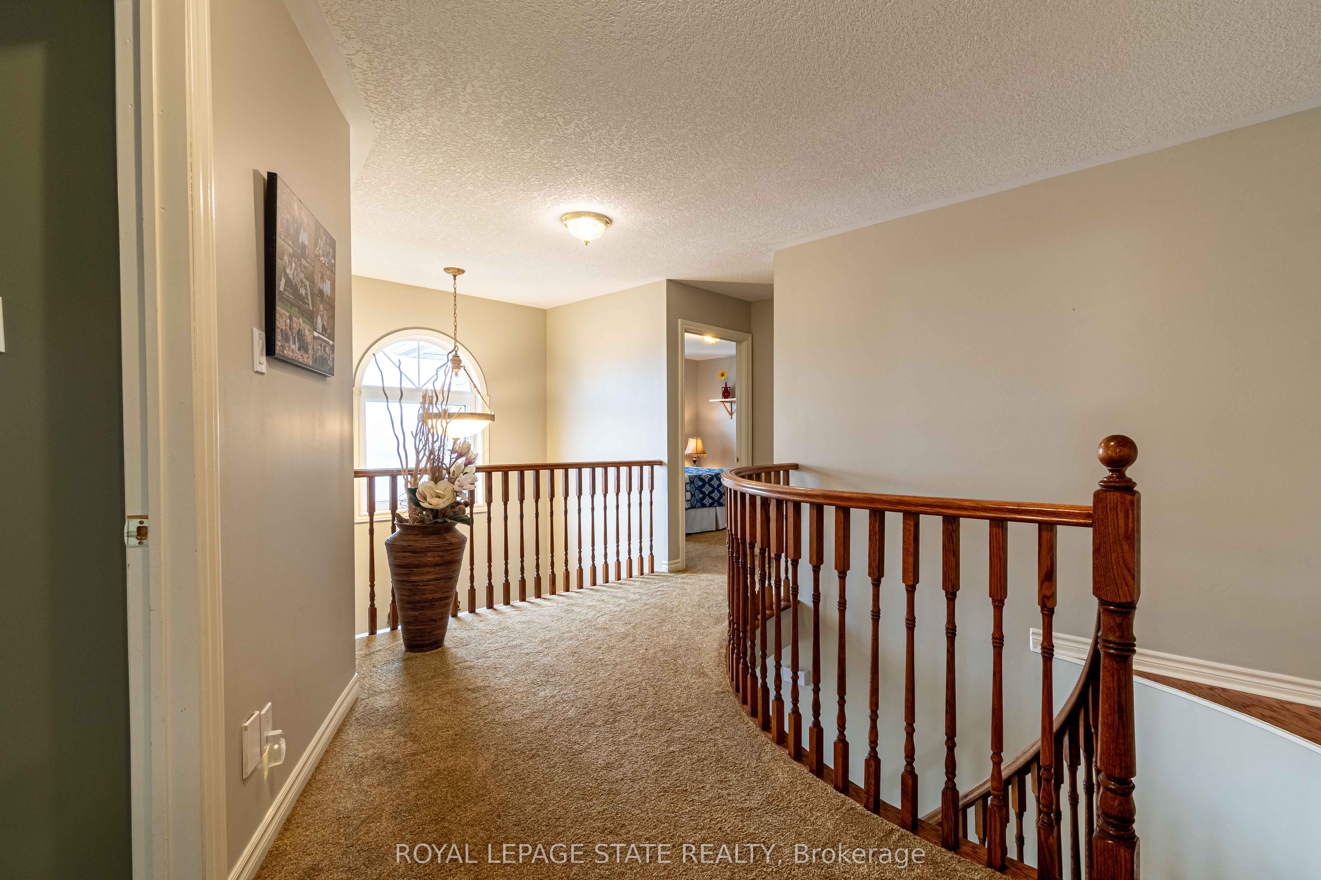 Photo 66 of 46 Hawkswood Trail, Hamilton, Carpenter — HOMEH
