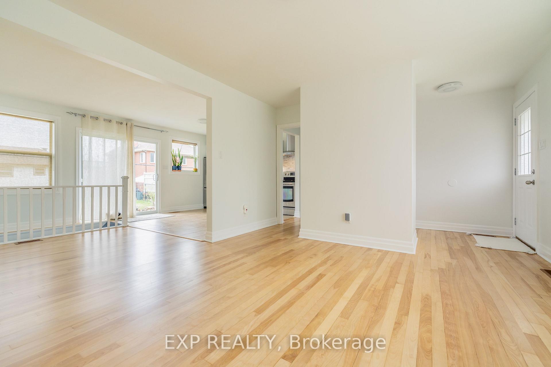 Photo 4 of 1954 Rosebella Avenue, Ottawa, Blossom Park/Leitrim — HOMEH