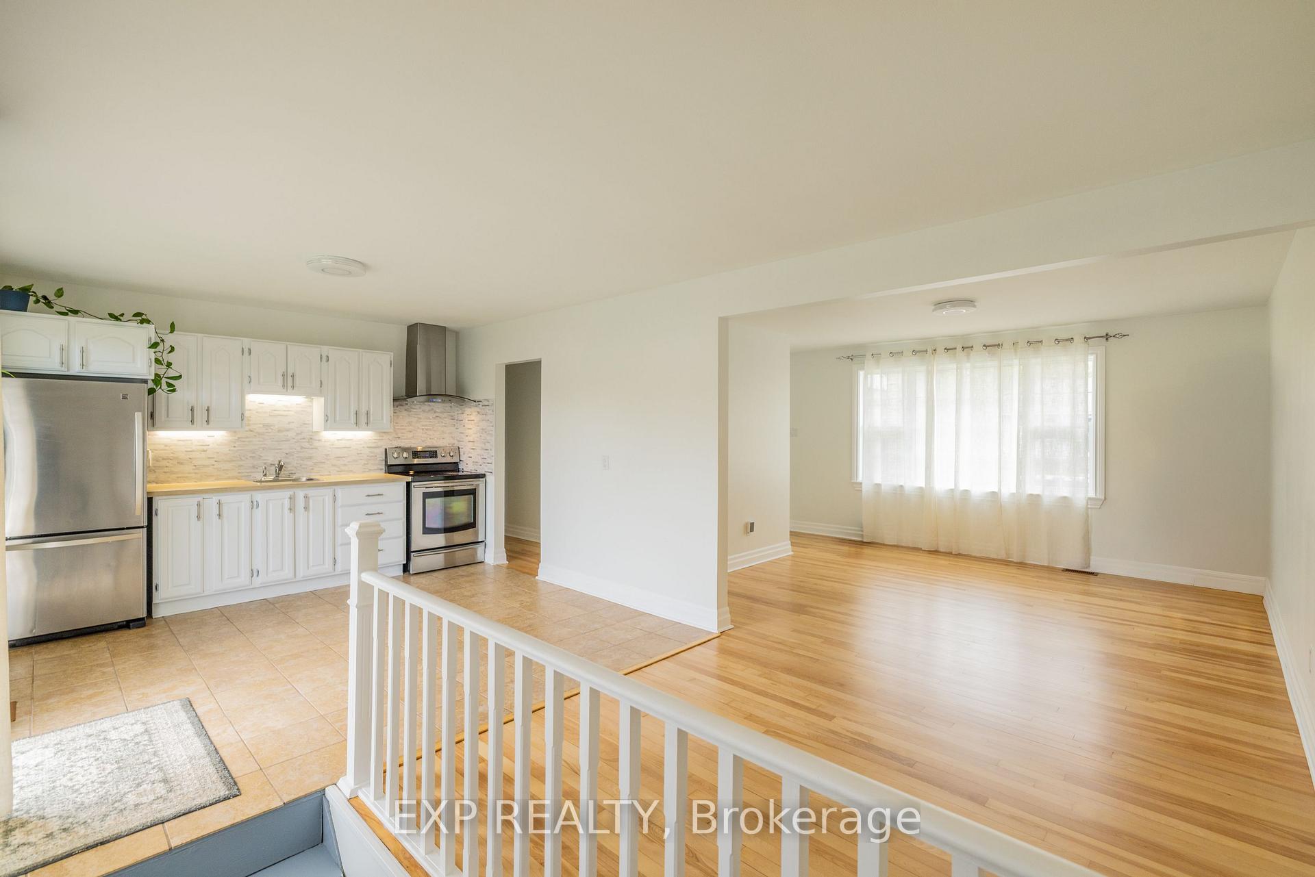Photo 5 of 1954 Rosebella Avenue, Ottawa, Blossom Park/Leitrim — HOMEH