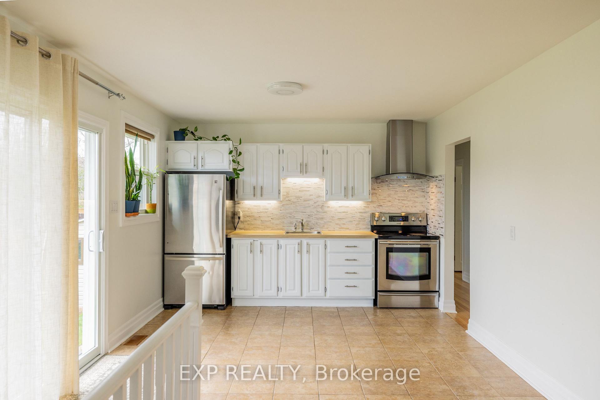Photo 7 of 1954 Rosebella Avenue, Ottawa, Blossom Park/Leitrim — HOMEH