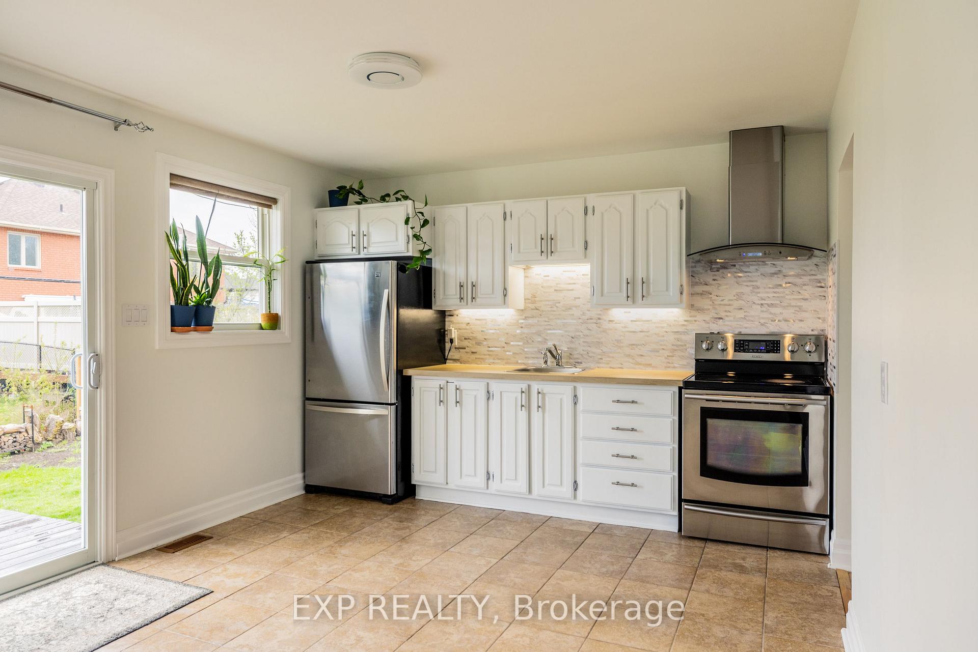 Photo 9 of 1954 Rosebella Avenue, Ottawa, Blossom Park/Leitrim — HOMEH