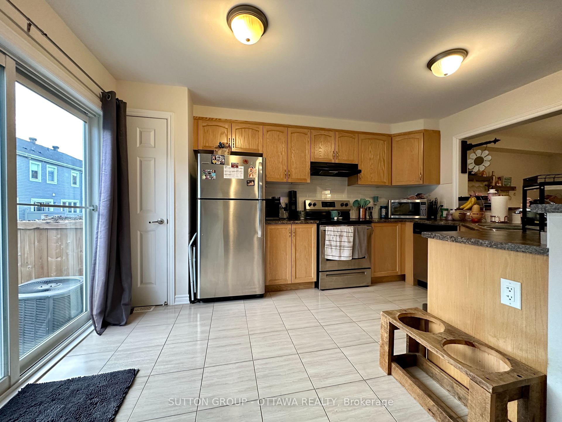 Photo 7 of 707 Logperch Circle, Ottawa, Barrhaven - Half Moon Bay — HOMEH