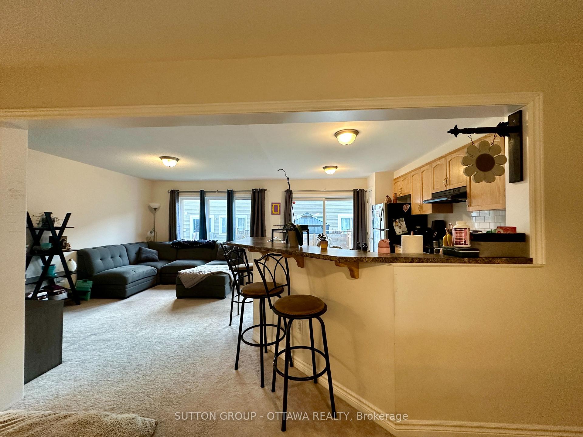Photo 4 of 707 Logperch Circle, Ottawa, Barrhaven - Half Moon Bay — HOMEH
