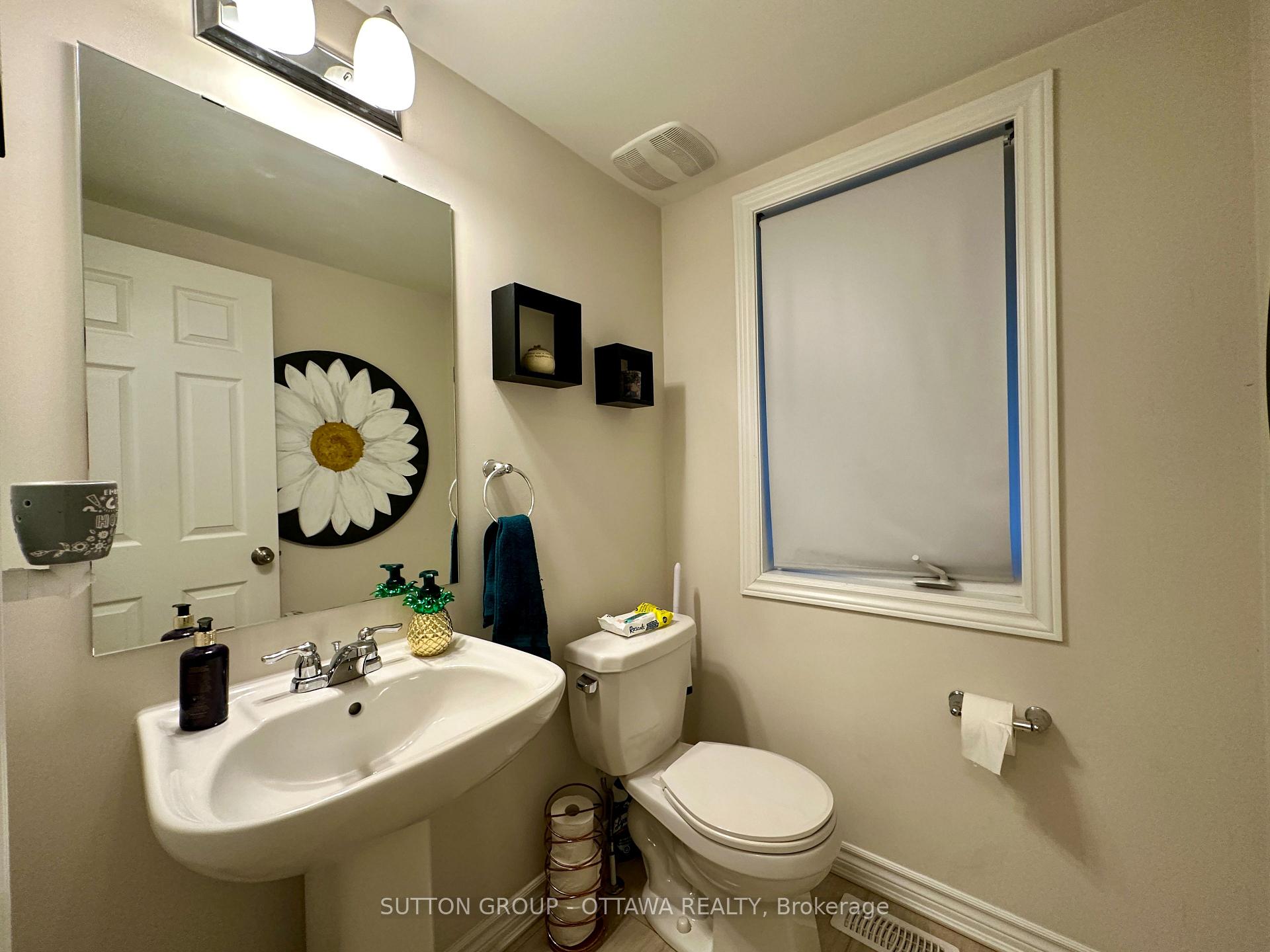 Photo 11 of 707 Logperch Circle, Ottawa, Barrhaven - Half Moon Bay — HOMEH