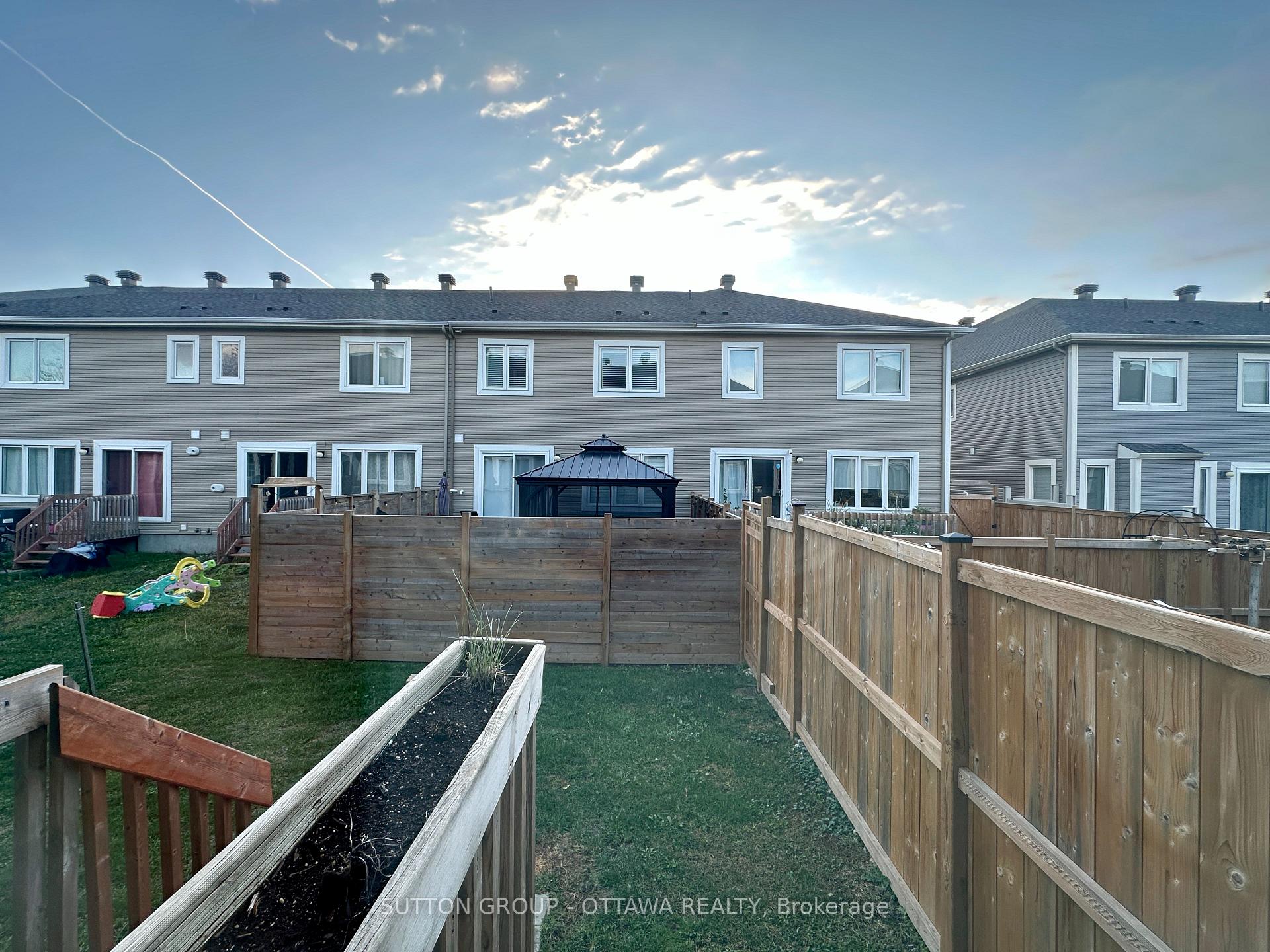 Photo 19 of 707 Logperch Circle, Ottawa, Barrhaven - Half Moon Bay — HOMEH