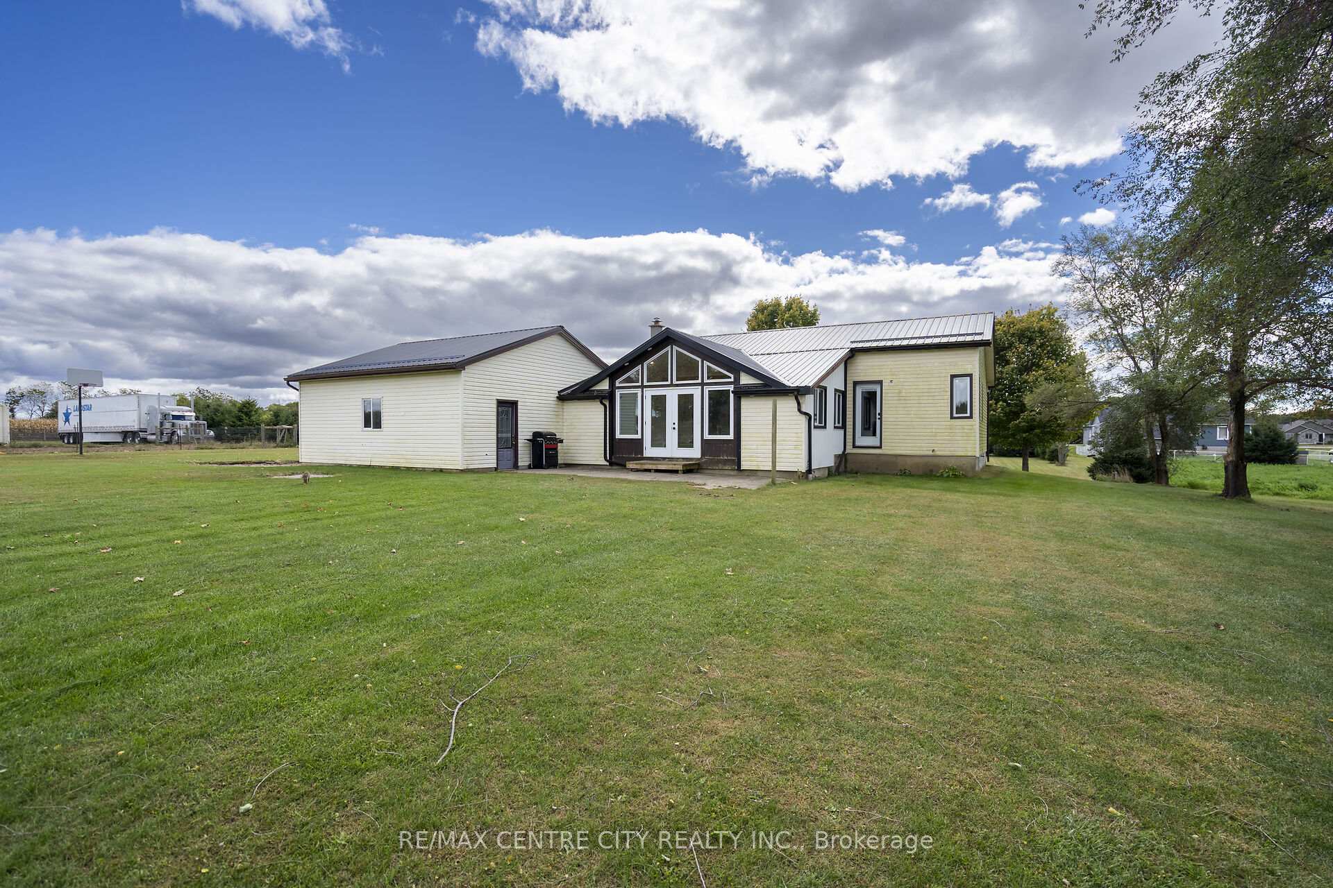 Photo 13 of 53680 Heritage Line, Bayham, Richmond — HOMEH