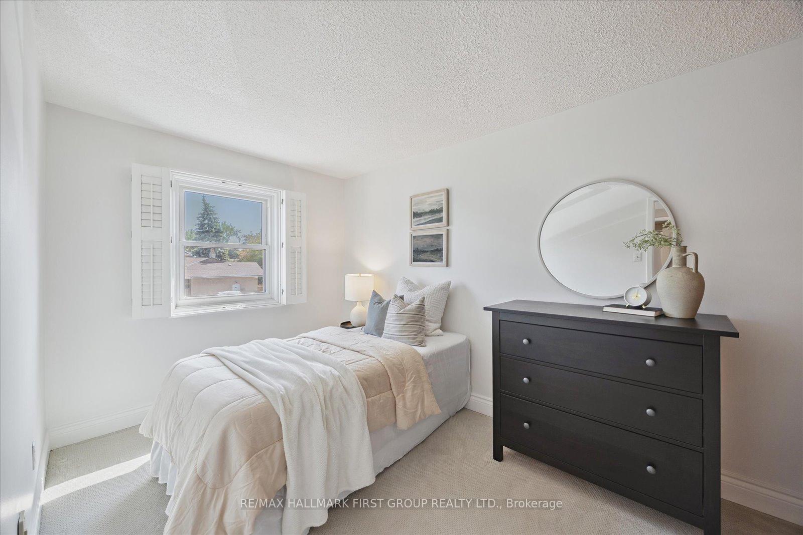 Photo 15 of 30 Mandrake Street, Ajax, Central — HOMEH