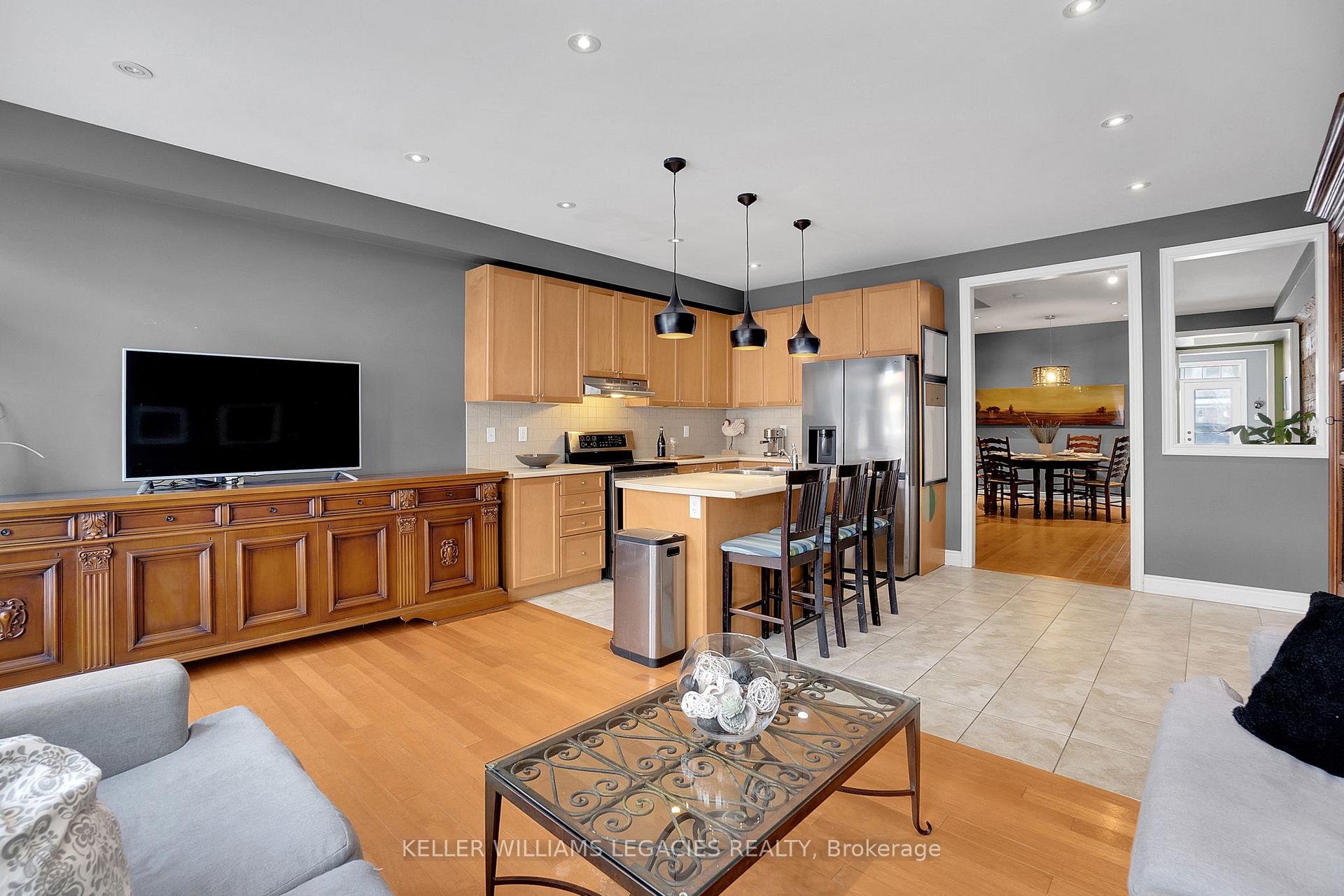 Photo 11 of 140 Lindbergh Drive, Vaughan, Vellore Village — HOMEH