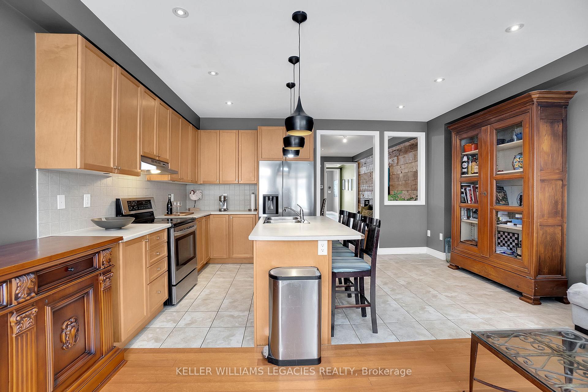 Photo 16 of 140 Lindbergh Drive, Vaughan, Vellore Village — HOMEH